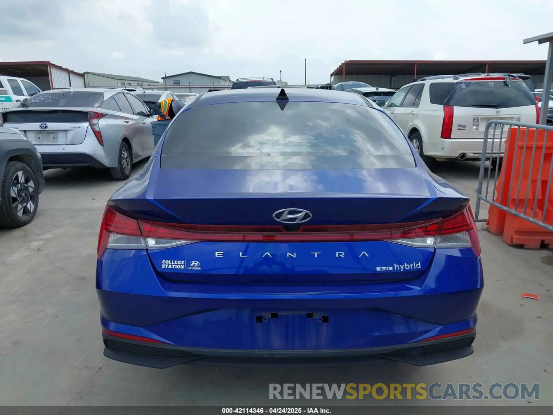 16 Photograph of a damaged car KMHLM4AJ8PU033326 HYUNDAI ELANTRA HYBRID 2023