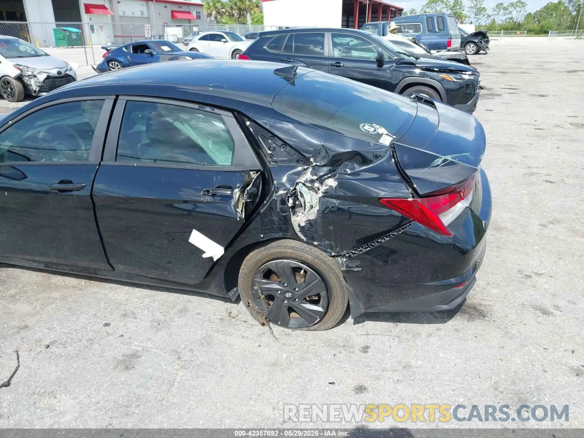 6 Photograph of a damaged car KMHLM4AJ8PU043144 HYUNDAI ELANTRA HYBRID 2023