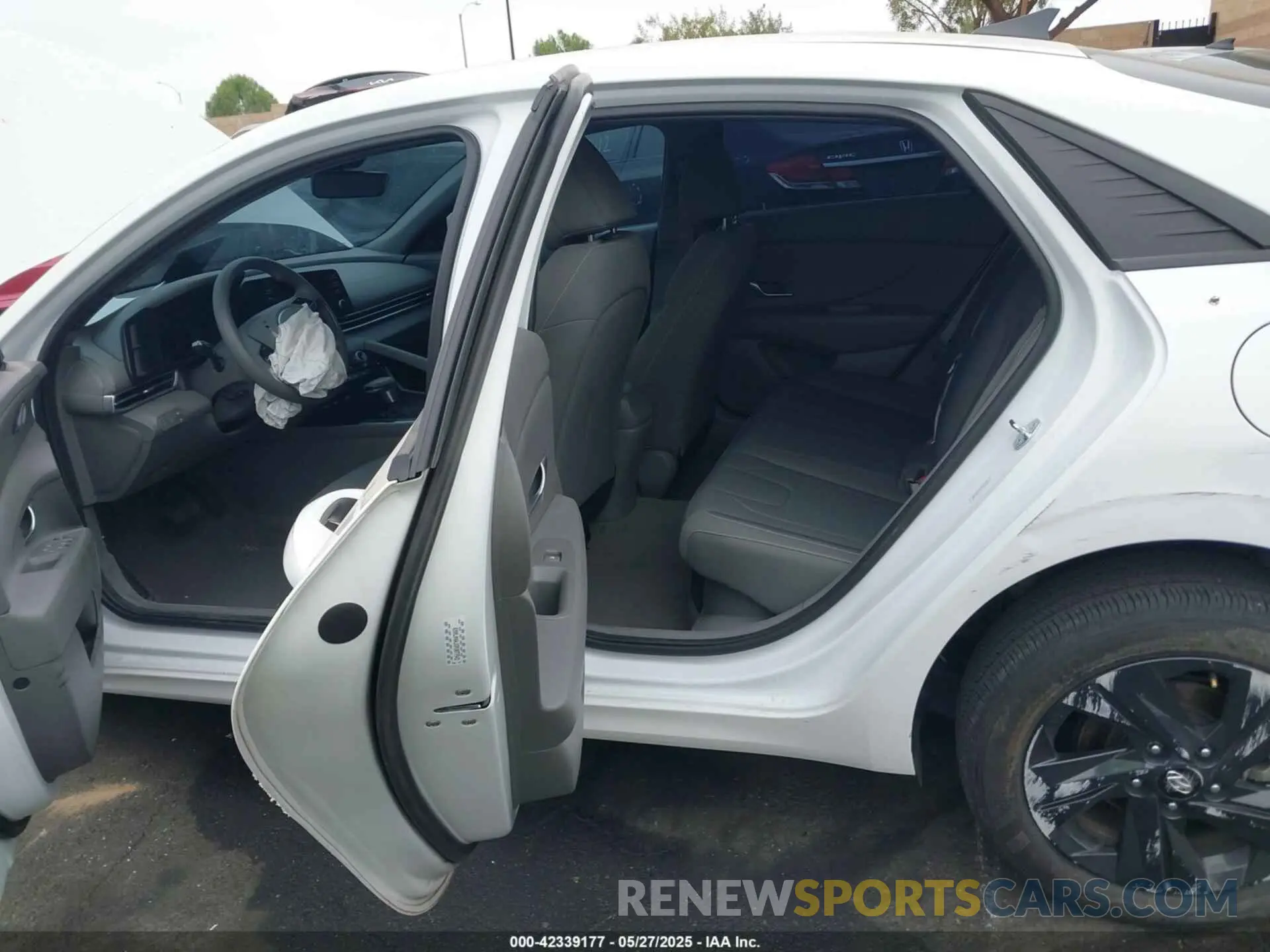 8 Photograph of a damaged car KMHLM4AJXPU077943 HYUNDAI ELANTRA HYBRID 2023