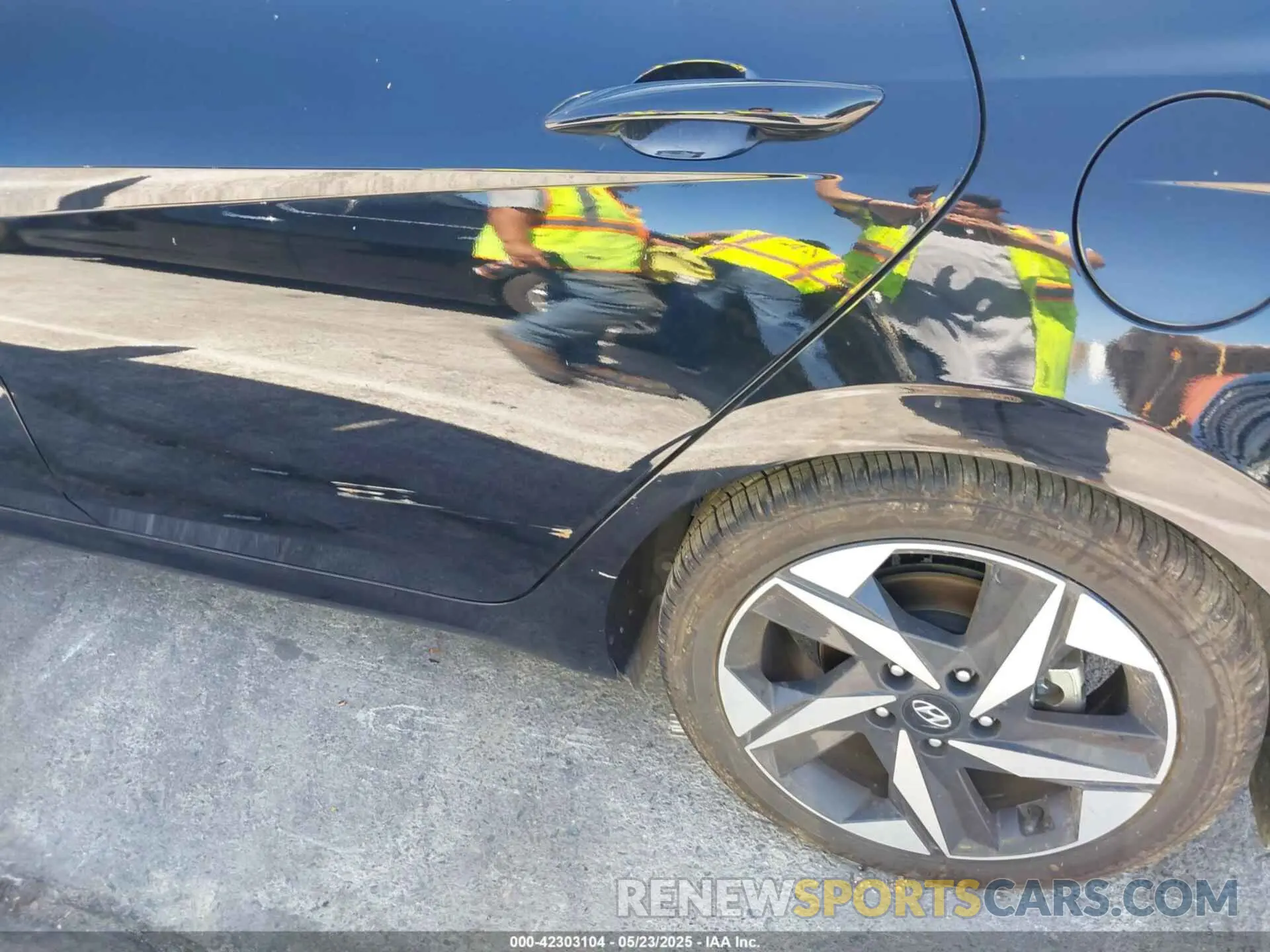 18 Photograph of a damaged car KMHLN4AJ0PU064826 HYUNDAI ELANTRA HYBRID 2023