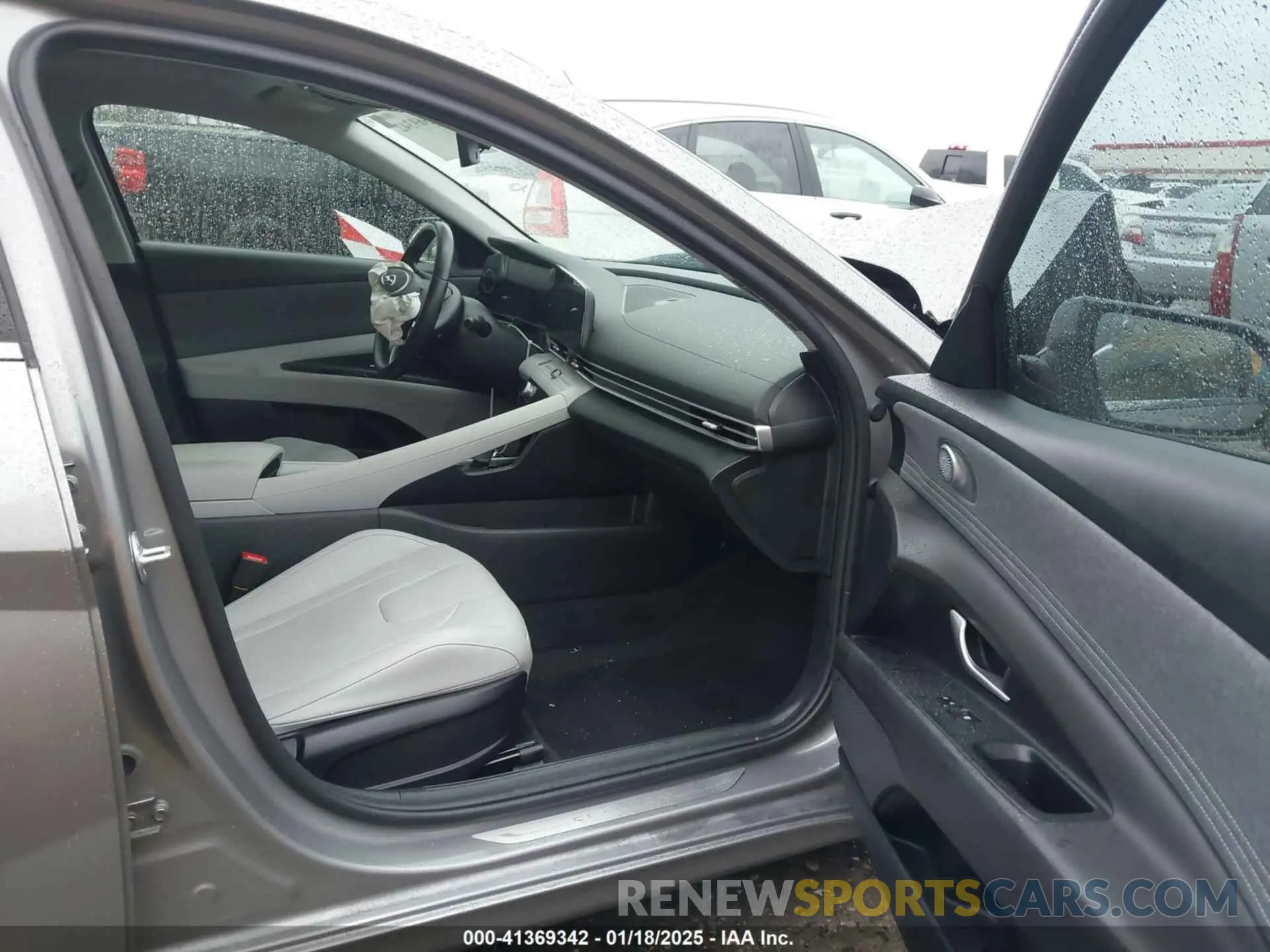 5 Photograph of a damaged car KMHLN4AJ3PU070846 HYUNDAI ELANTRA HYBRID 2023