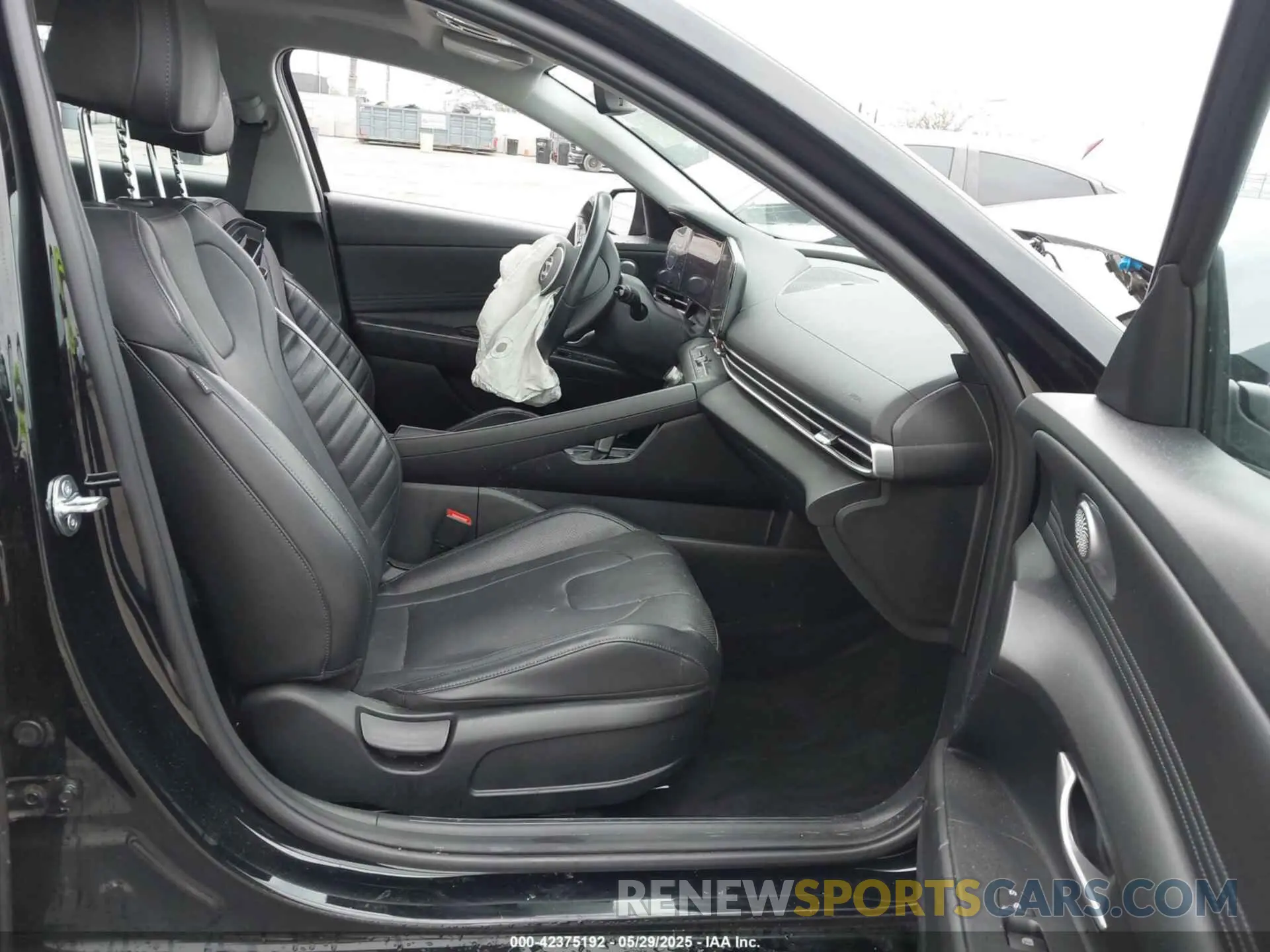 5 Photograph of a damaged car KMHLN4AJXPU064204 HYUNDAI ELANTRA HYBRID 2023