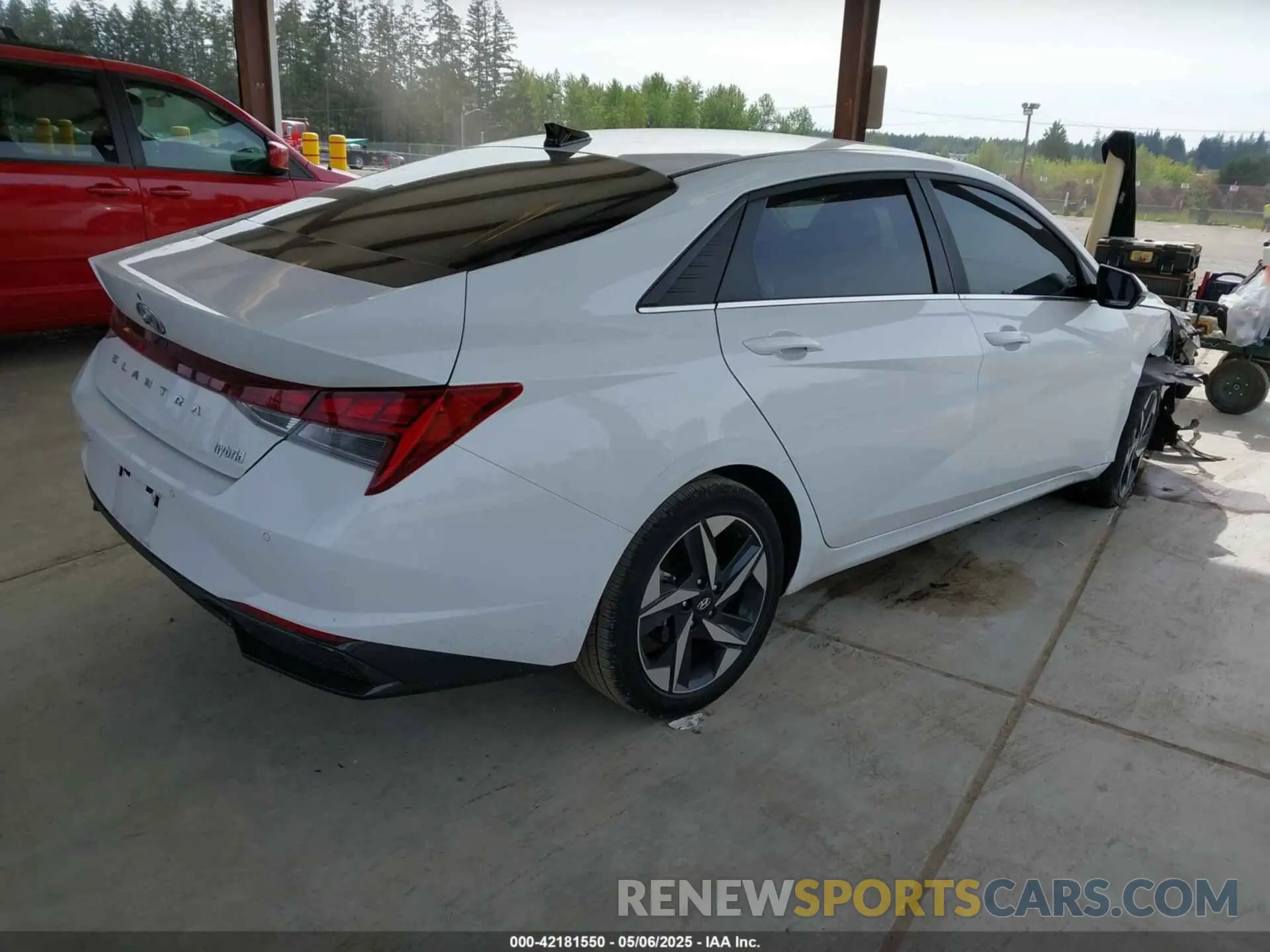 4 Photograph of a damaged car KMHLN4AJXPU079575 HYUNDAI ELANTRA HYBRID 2023