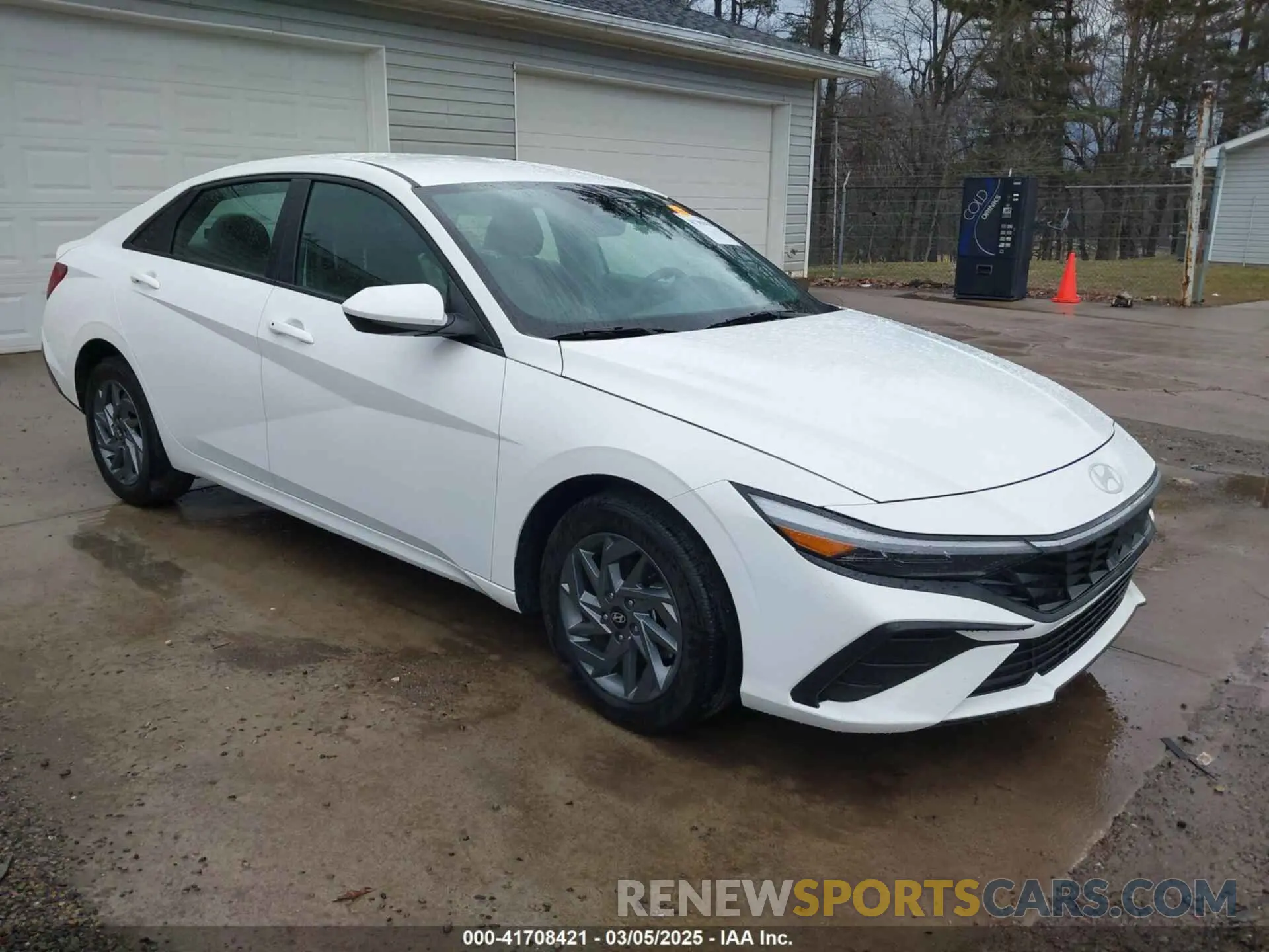 1 Photograph of a damaged car KMHLM4DJ0RU103318 HYUNDAI ELANTRA HYBRID 2024