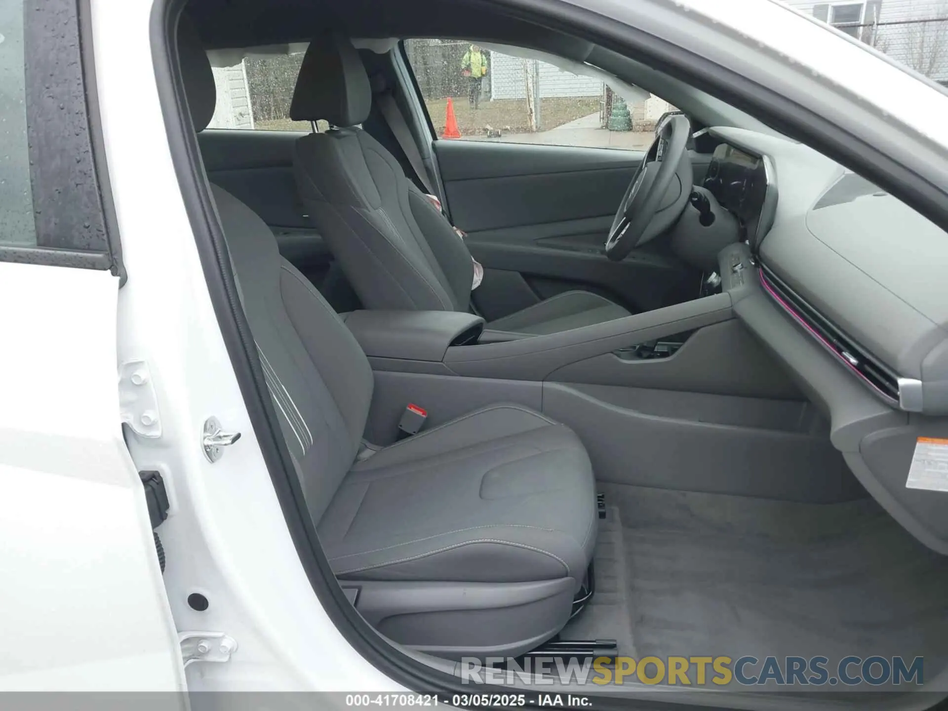 5 Photograph of a damaged car KMHLM4DJ0RU103318 HYUNDAI ELANTRA HYBRID 2024