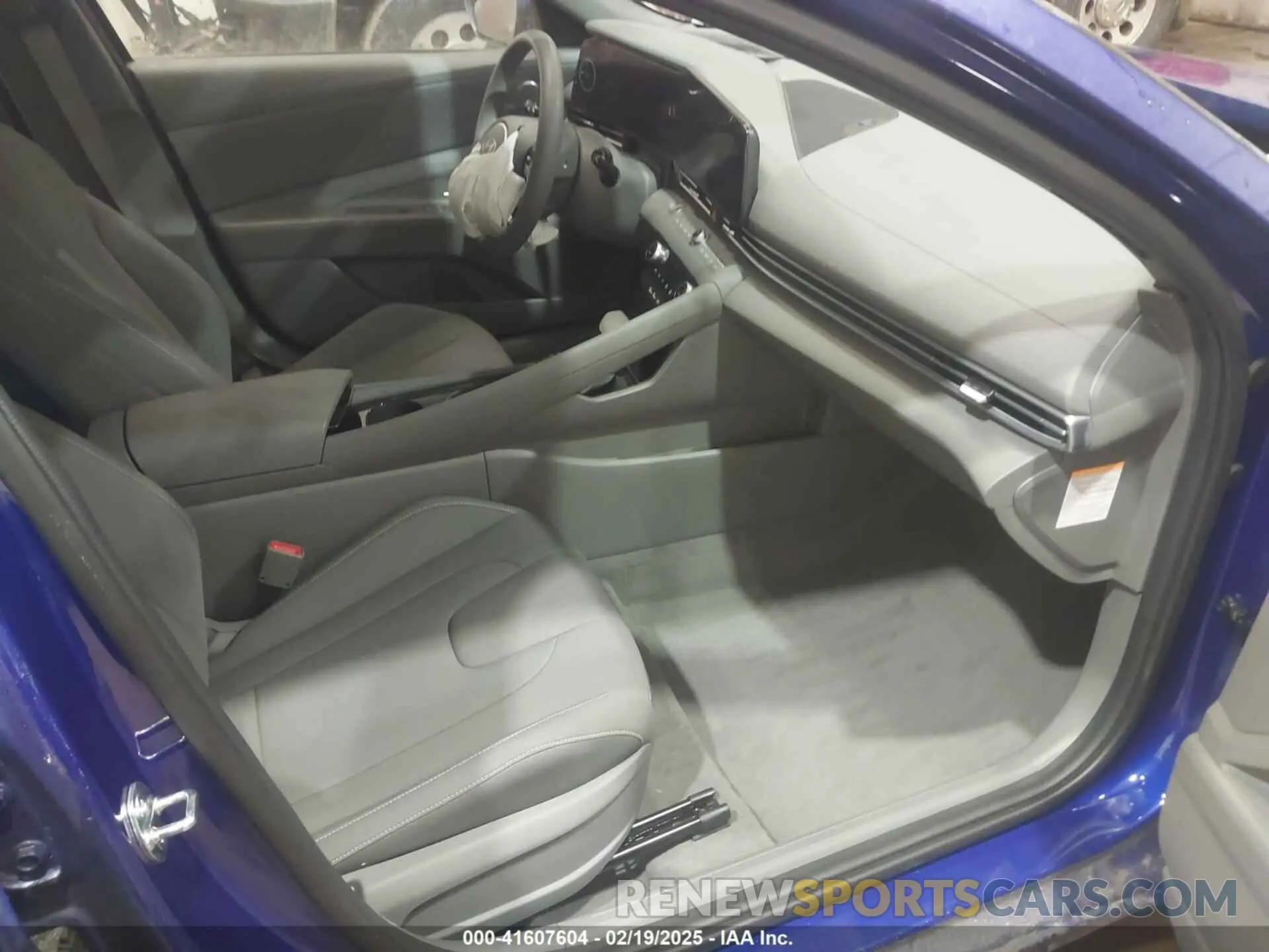 5 Photograph of a damaged car KMHLM4DJ0RU109751 HYUNDAI ELANTRA HYBRID 2024