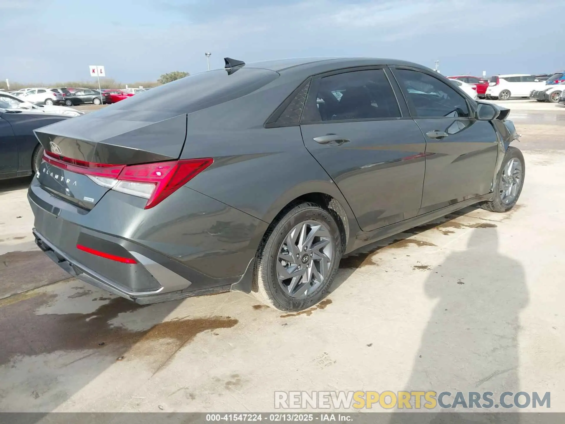 4 Photograph of a damaged car KMHLM4DJ2RU094783 HYUNDAI ELANTRA HYBRID 2024