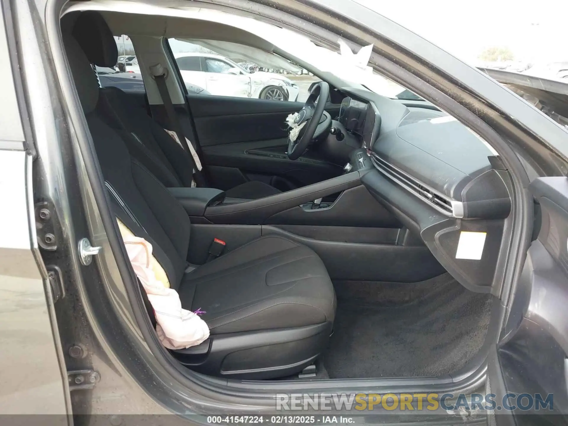 5 Photograph of a damaged car KMHLM4DJ2RU094783 HYUNDAI ELANTRA HYBRID 2024