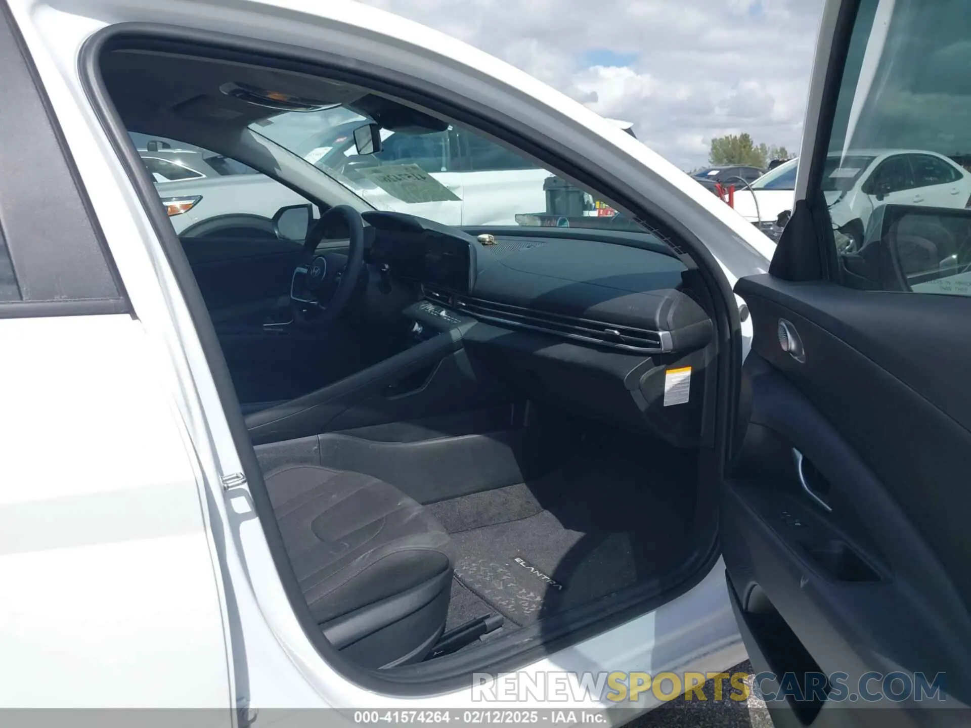 5 Photograph of a damaged car KMHLM4DJ4RU118310 HYUNDAI ELANTRA HYBRID 2024