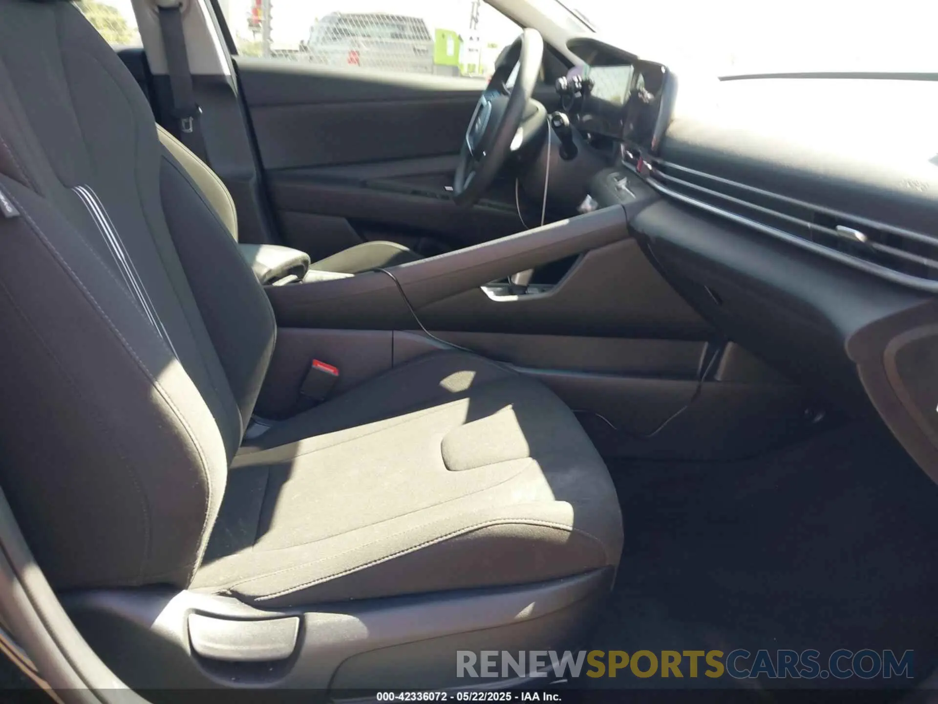 5 Photograph of a damaged car KMHLM4DJ8RU107889 HYUNDAI ELANTRA HYBRID 2024