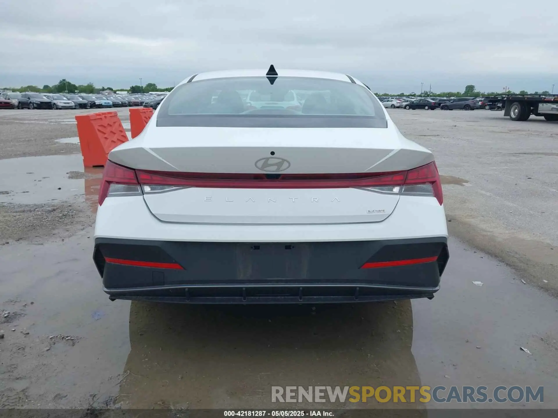17 Photograph of a damaged car KMHLM4DJ8RU116768 HYUNDAI ELANTRA HYBRID 2024