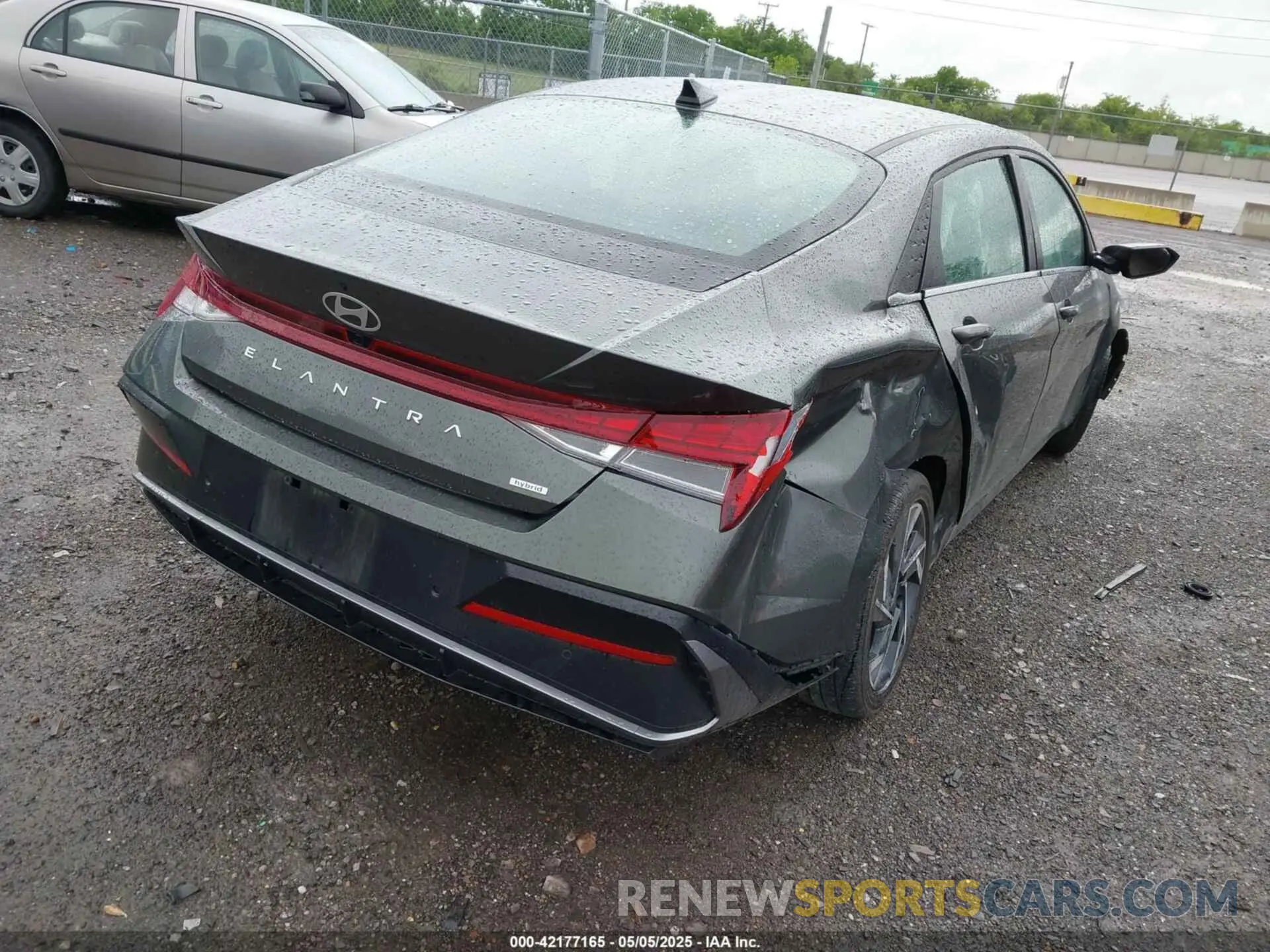 4 Photograph of a damaged car KMHLN4DJ2RU105004 HYUNDAI ELANTRA HYBRID 2024