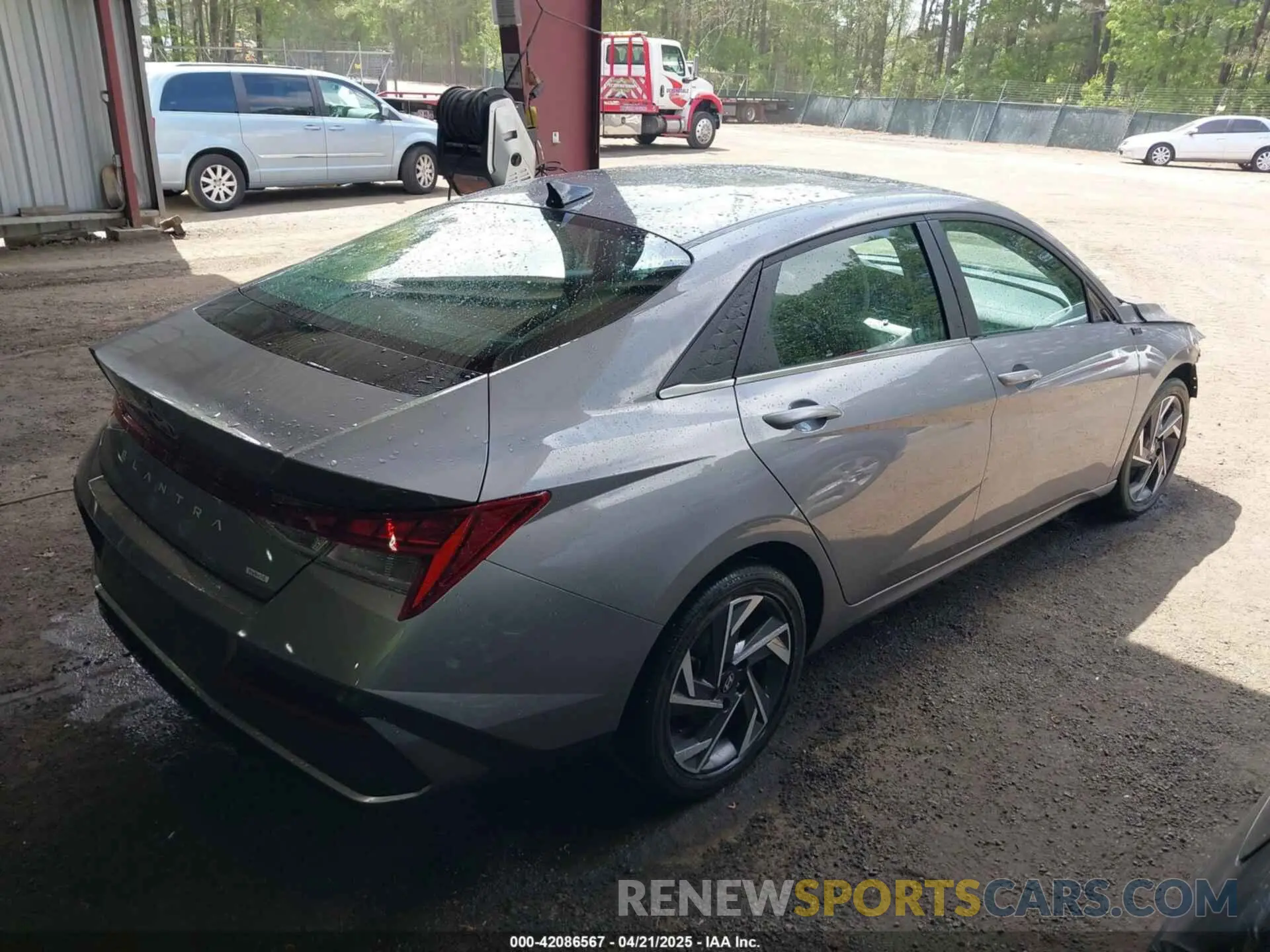 4 Photograph of a damaged car KMHLN4DJ4RU097410 HYUNDAI ELANTRA HYBRID 2024