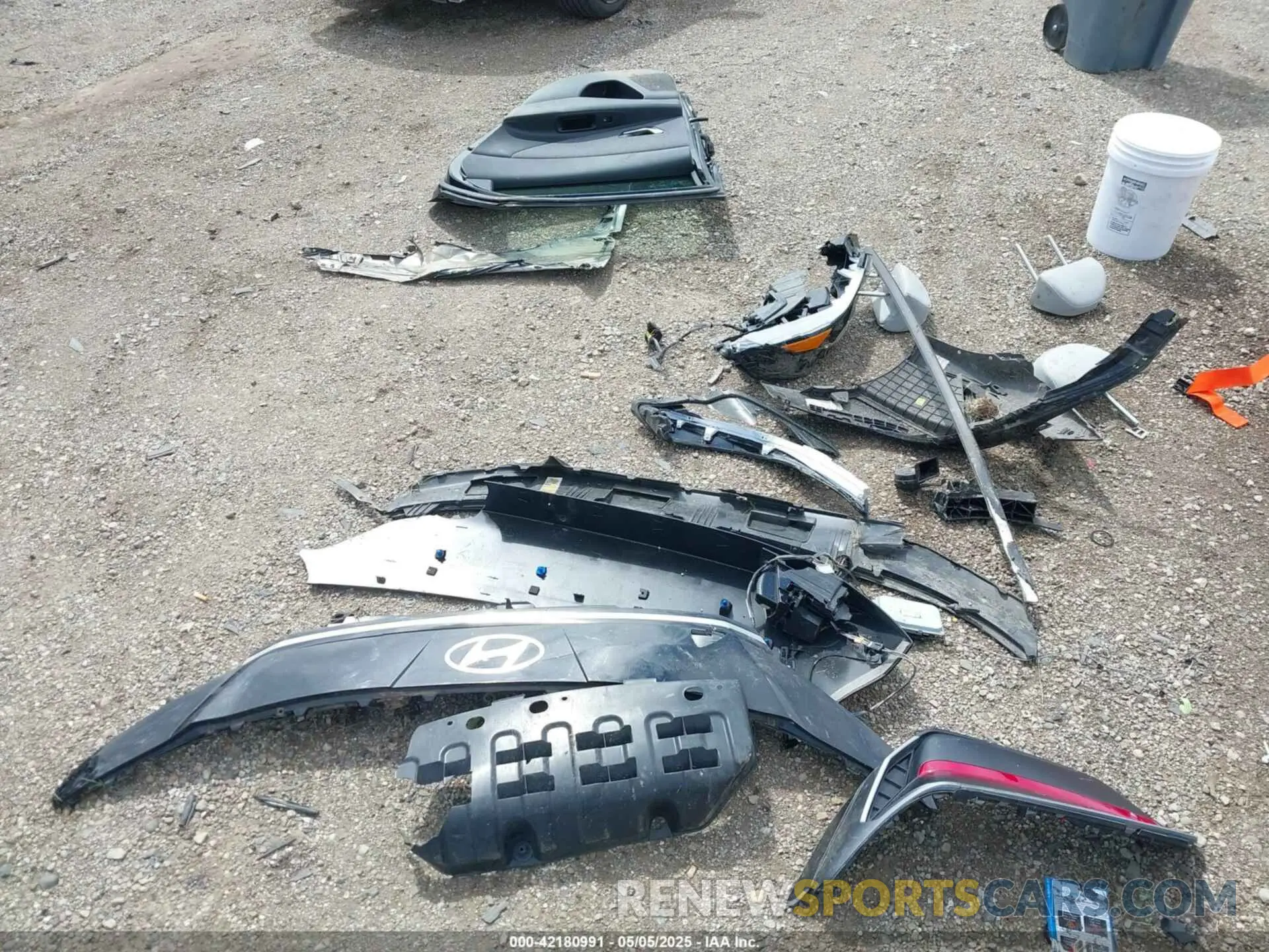 11 Photograph of a damaged car KMHLN4DJ6RU095156 HYUNDAI ELANTRA HYBRID 2024