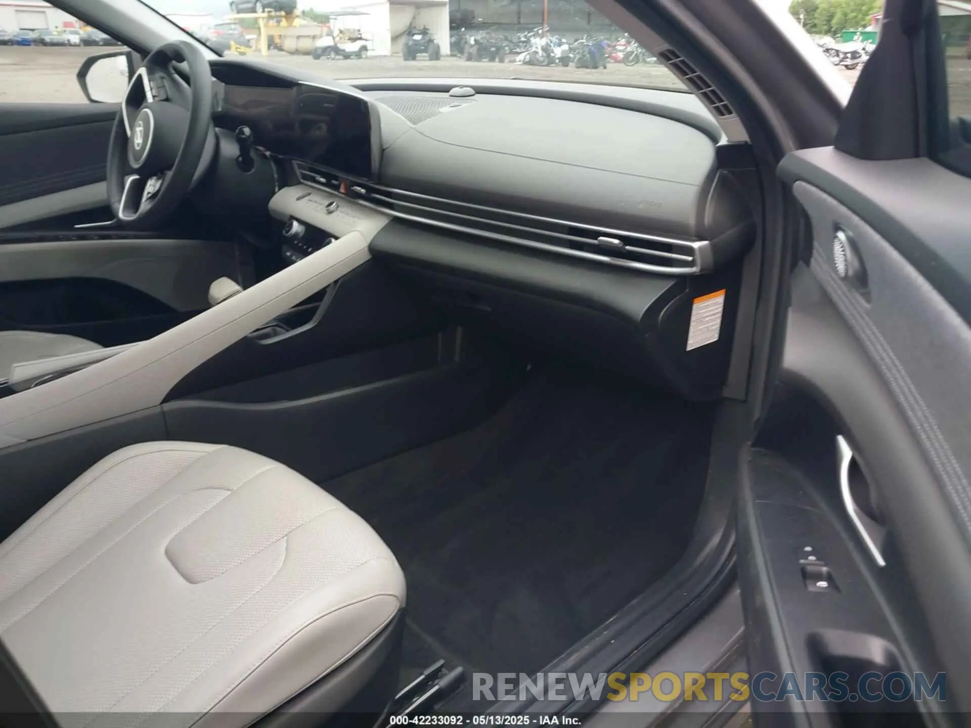 5 Photograph of a damaged car KMHLN4DJ6RU096808 HYUNDAI ELANTRA HYBRID 2024