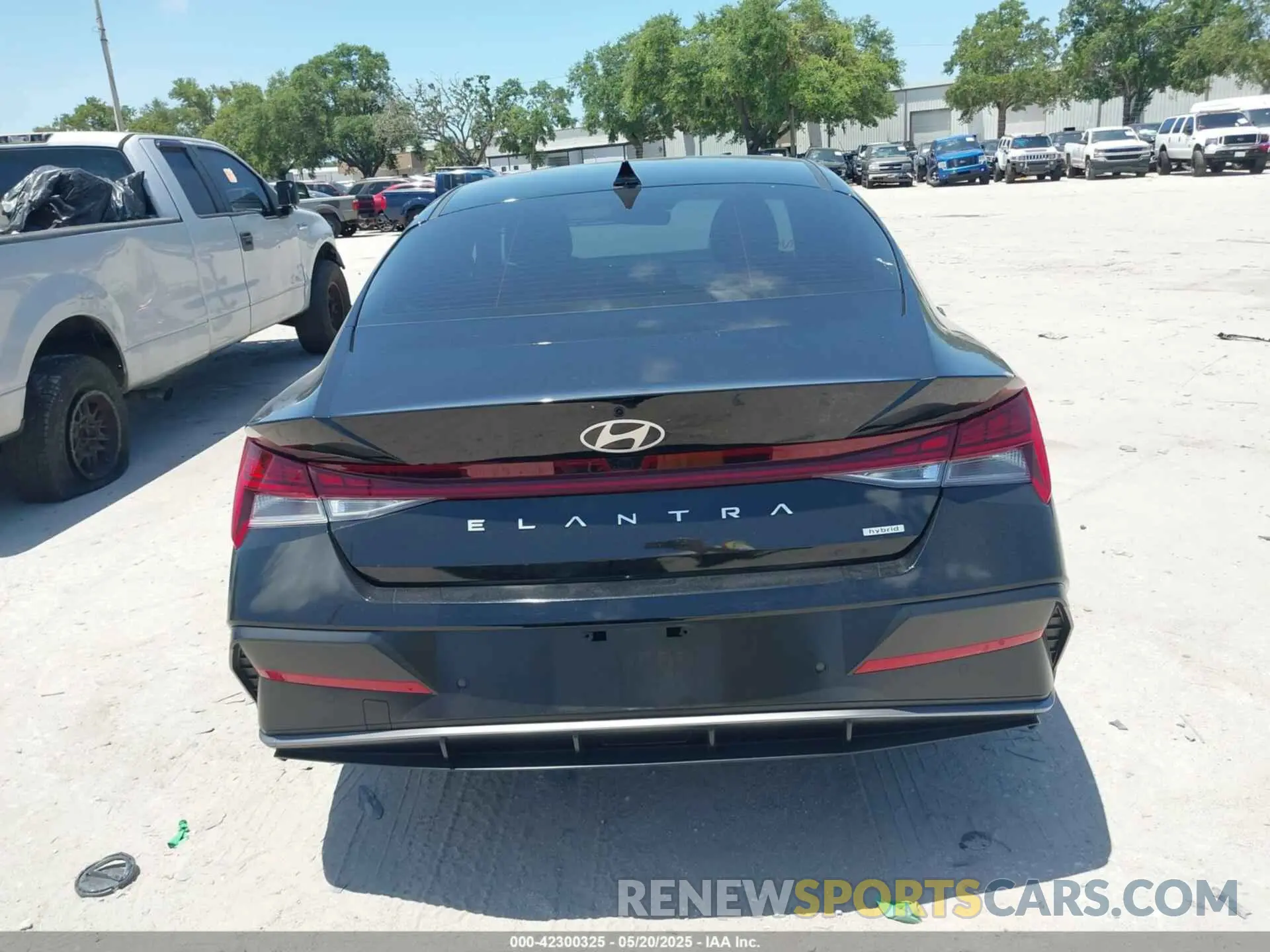 17 Photograph of a damaged car KMHLN4DJ7RU107105 HYUNDAI ELANTRA HYBRID 2024