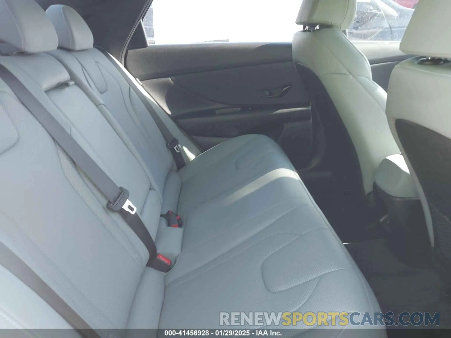 8 Photograph of a damaged car KMHLN4DJXRU118602 HYUNDAI ELANTRA HYBRID 2024