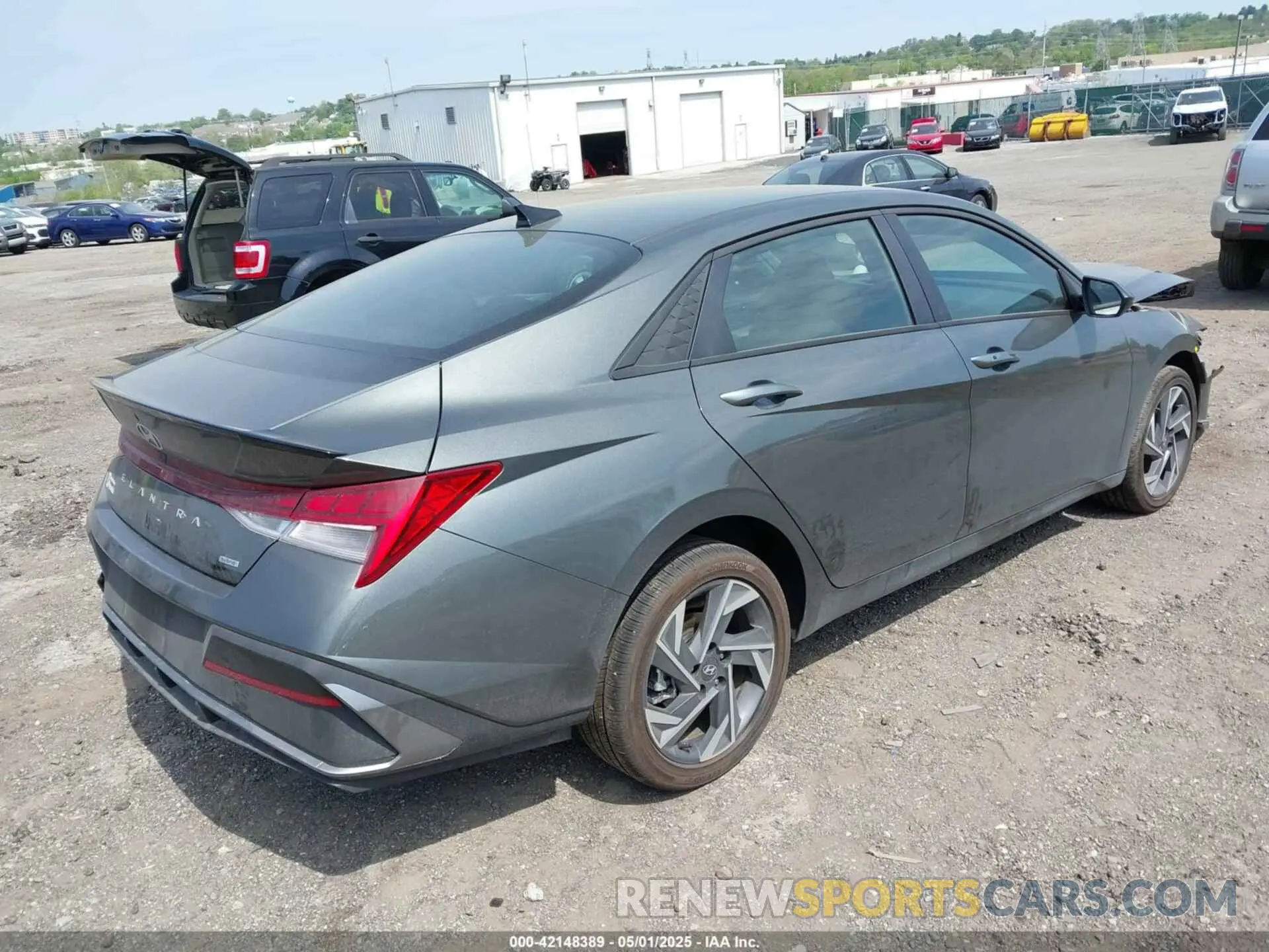 4 Photograph of a damaged car KMHLM4DJ0SU132436 HYUNDAI ELANTRA HYBRID 2025