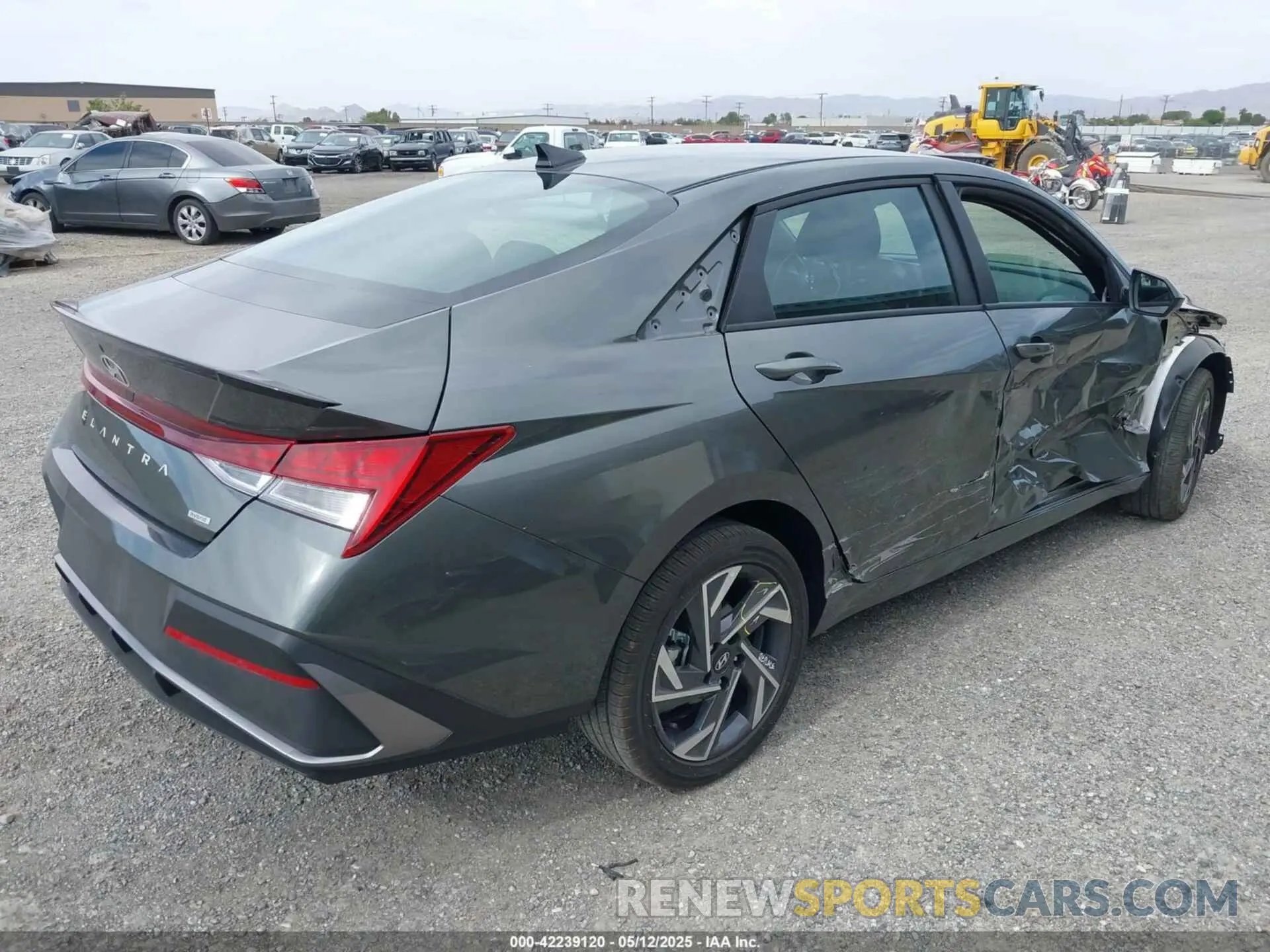 4 Photograph of a damaged car KMHLM4DJ5SU126356 HYUNDAI ELANTRA HYBRID 2025