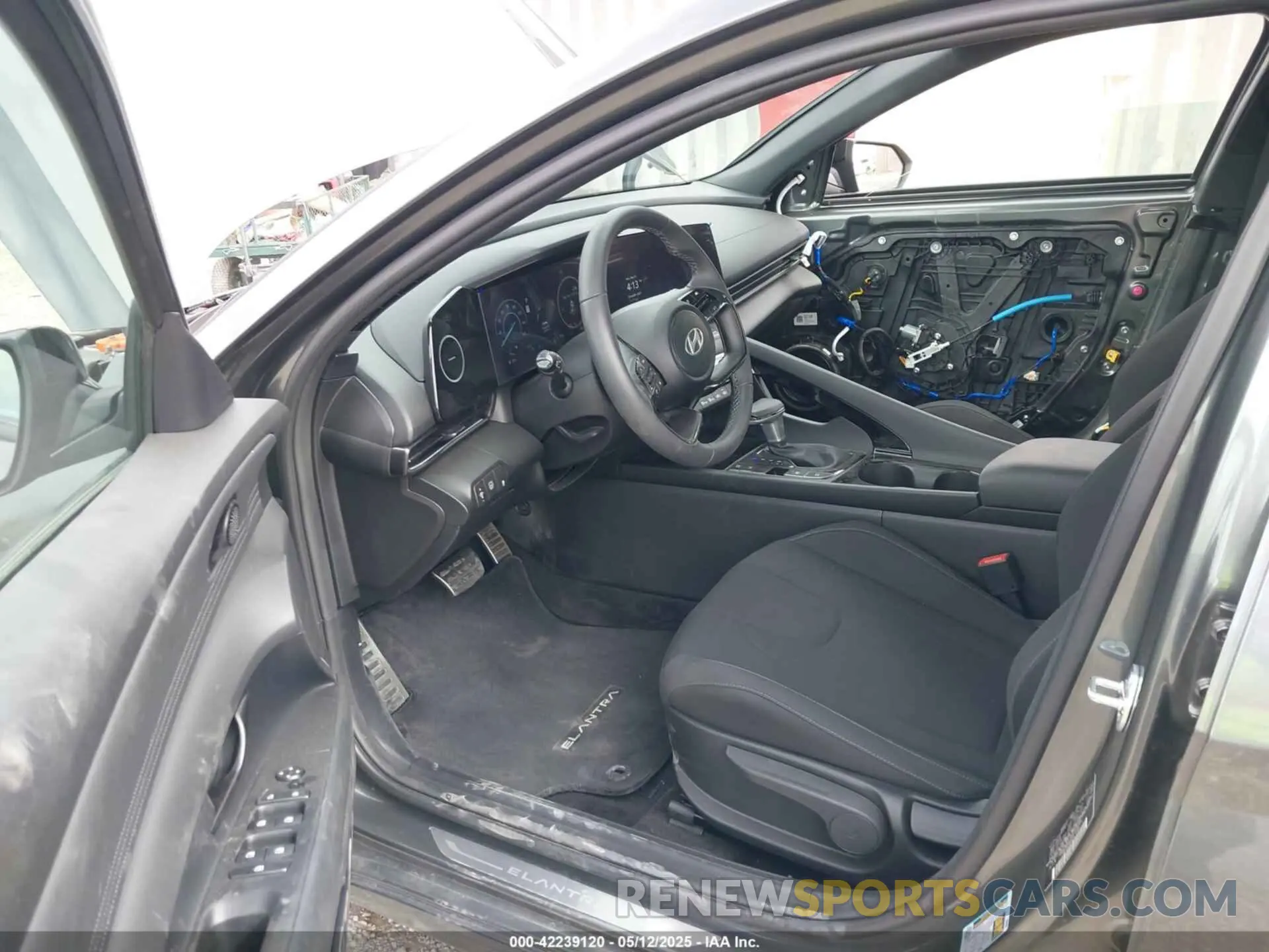 5 Photograph of a damaged car KMHLM4DJ5SU126356 HYUNDAI ELANTRA HYBRID 2025