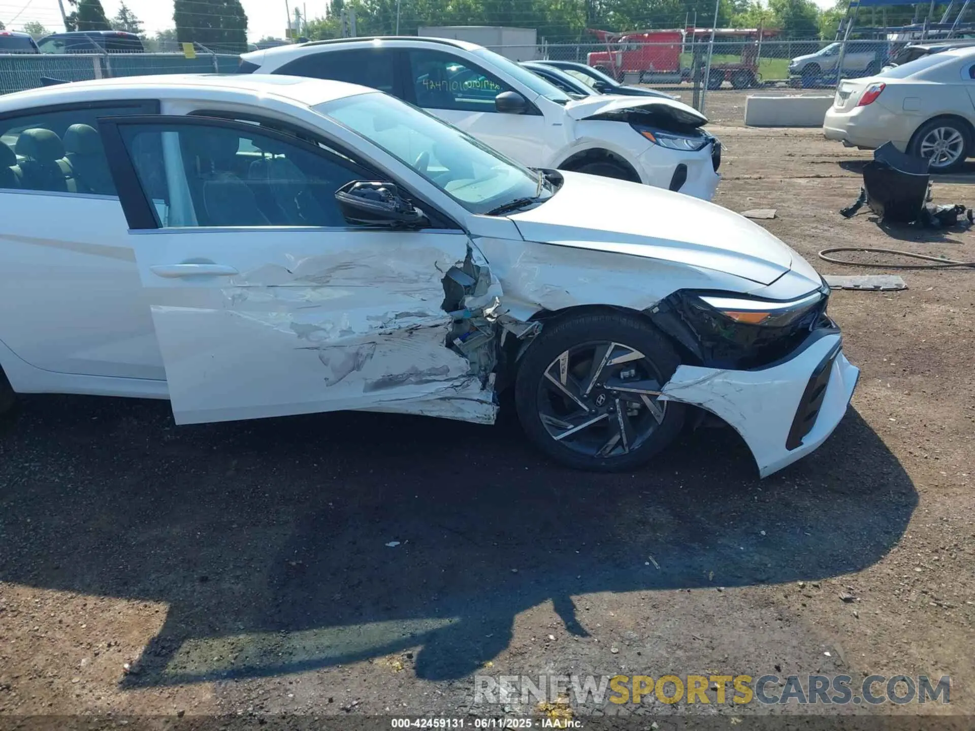 6 Photograph of a damaged car KMHLN4DJ3SU132394 HYUNDAI ELANTRA HYBRID 2025