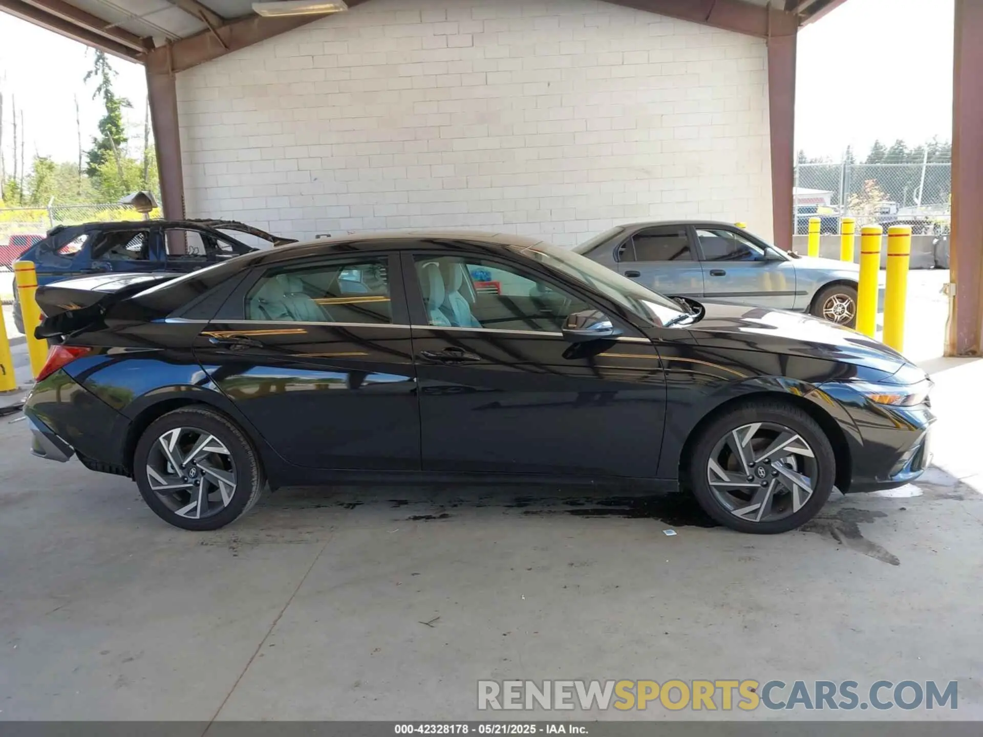 14 Photograph of a damaged car KMHLN4DJ4SU132081 HYUNDAI ELANTRA HYBRID 2025