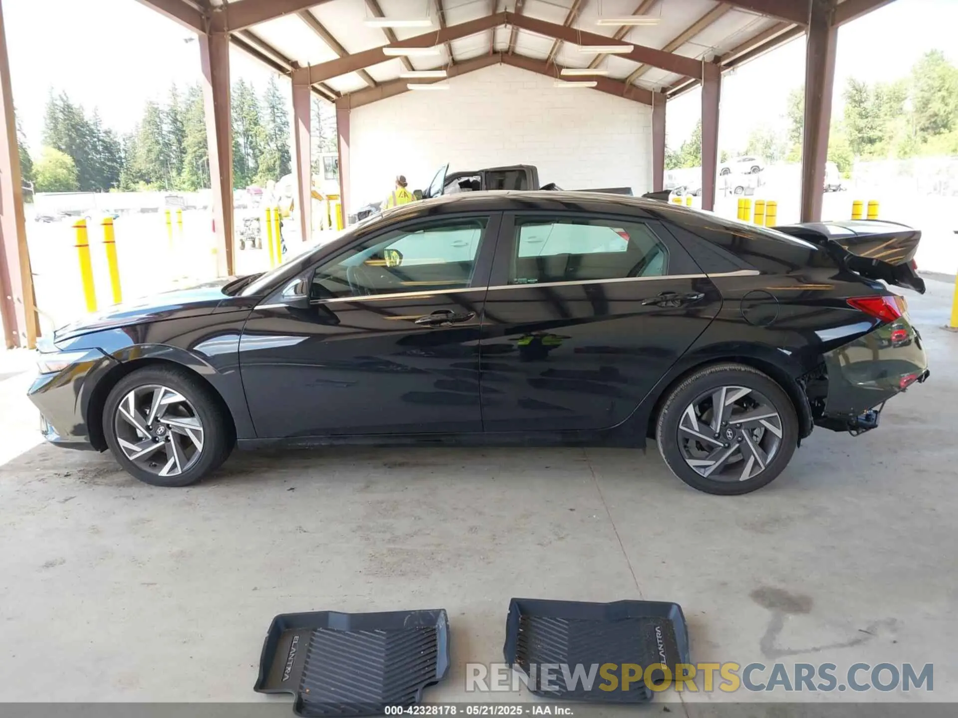 15 Photograph of a damaged car KMHLN4DJ4SU132081 HYUNDAI ELANTRA HYBRID 2025