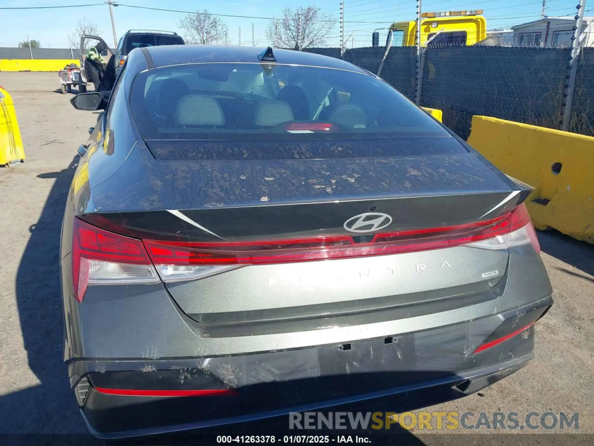 16 Photograph of a damaged car KMHLN4DJ5SU125916 HYUNDAI ELANTRA HYBRID 2025