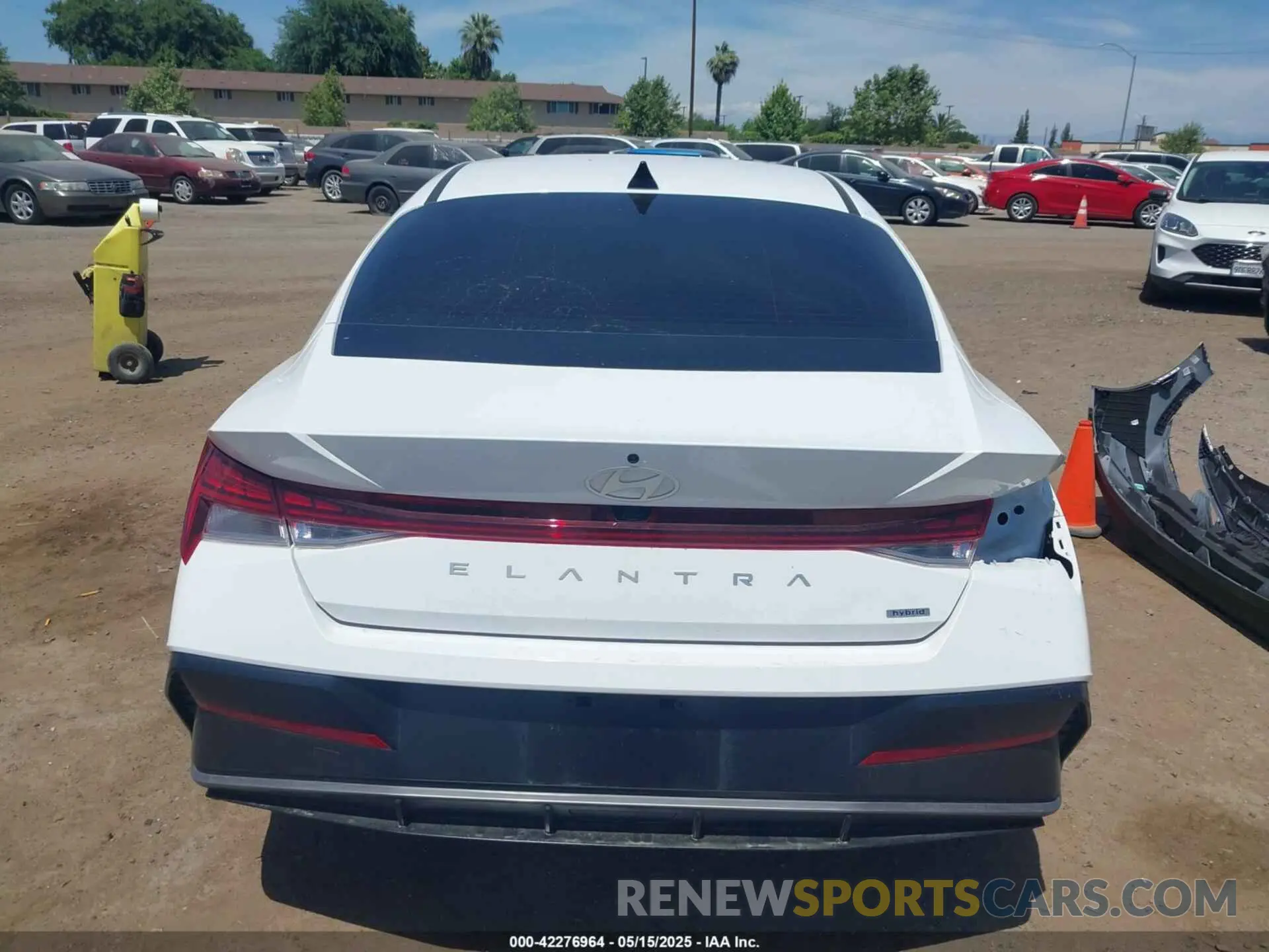 17 Photograph of a damaged car KMHLN4DJ6SU137508 HYUNDAI ELANTRA HYBRID 2025