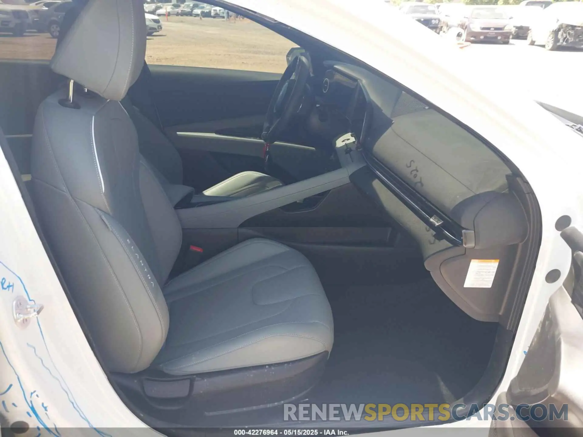 5 Photograph of a damaged car KMHLN4DJ6SU137508 HYUNDAI ELANTRA HYBRID 2025