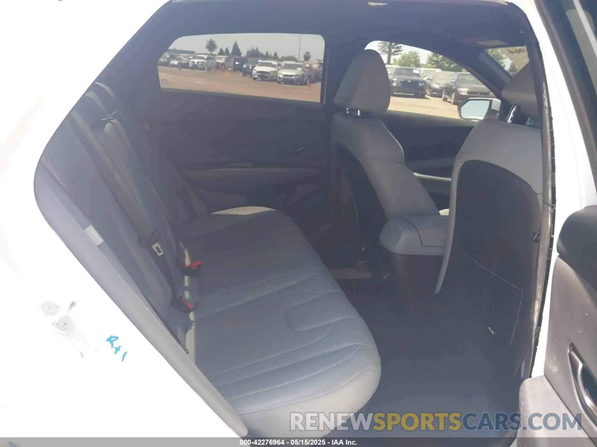 8 Photograph of a damaged car KMHLN4DJ6SU137508 HYUNDAI ELANTRA HYBRID 2025