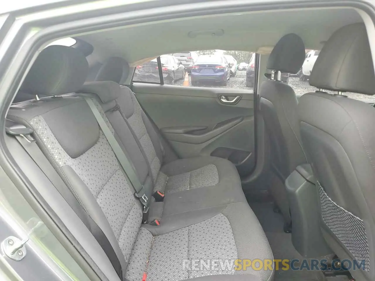 10 Photograph of a damaged car KMHC75LC4HU020456 HYUNDAI IONIQ 2017