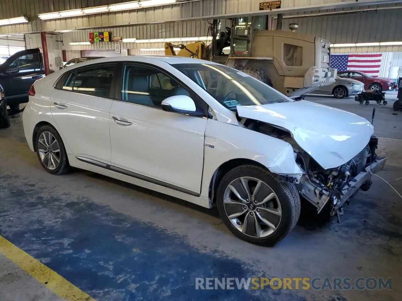 4 Photograph of a damaged car KMHC05LC5KU155523 HYUNDAI IONIQ 2019