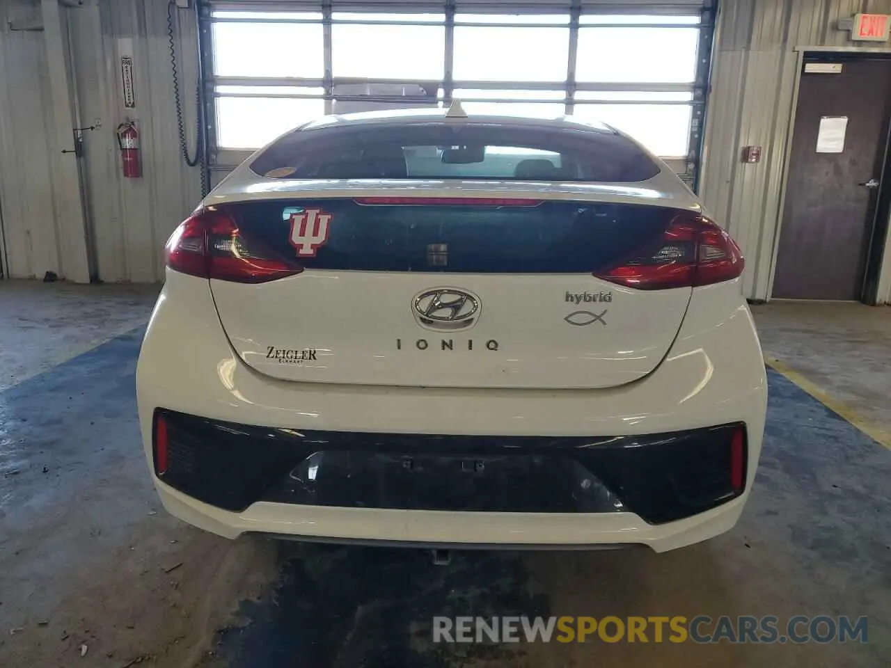 6 Photograph of a damaged car KMHC05LC5KU155523 HYUNDAI IONIQ 2019