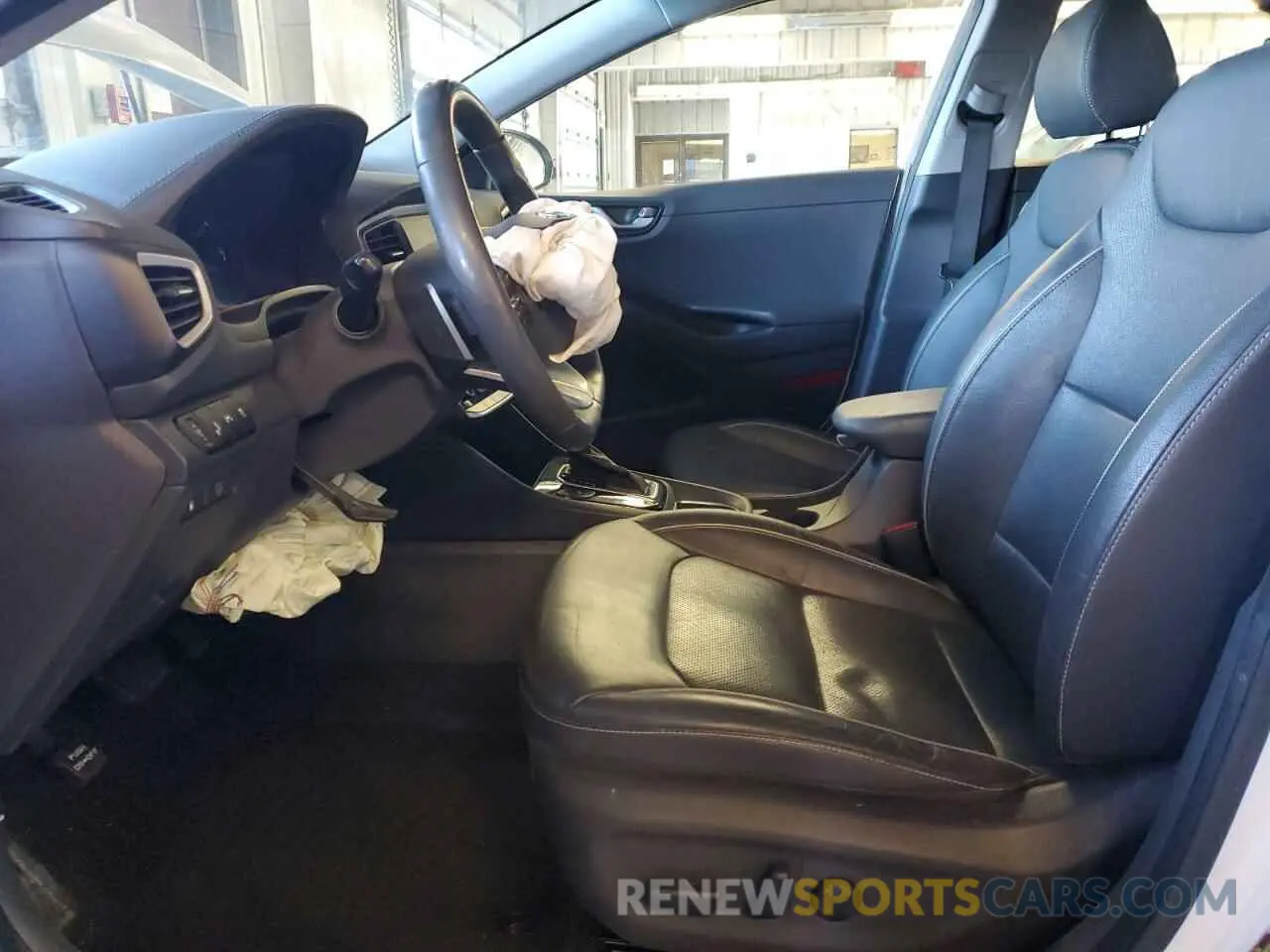 7 Photograph of a damaged car KMHC05LC5KU155523 HYUNDAI IONIQ 2019