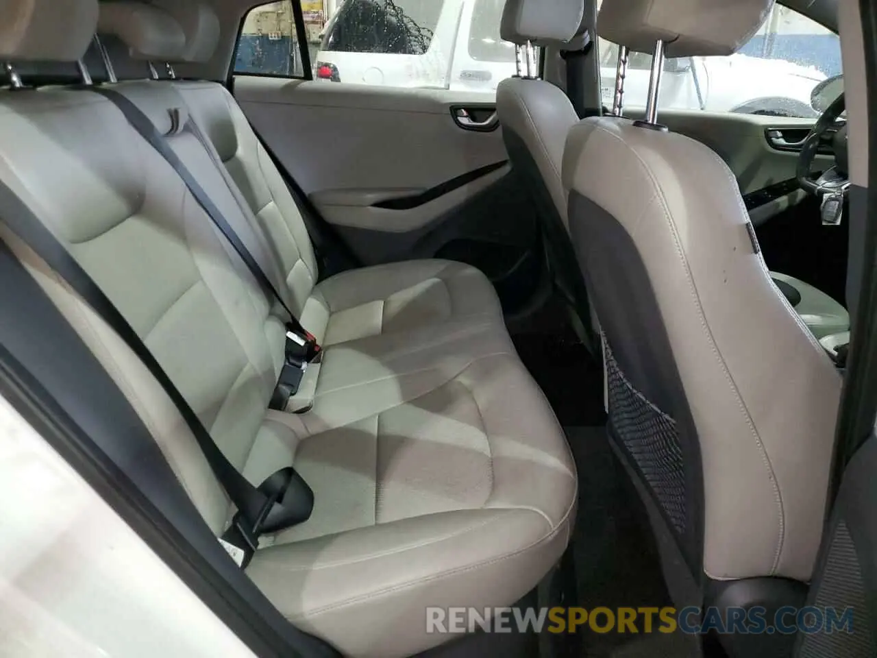 10 Photograph of a damaged car KMHC05LC6KU107660 HYUNDAI IONIQ 2019