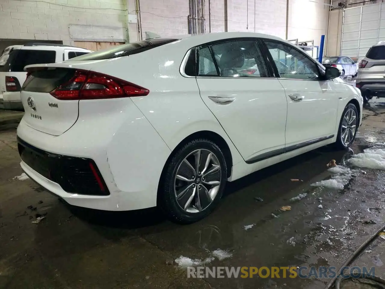 3 Photograph of a damaged car KMHC05LC6KU107660 HYUNDAI IONIQ 2019