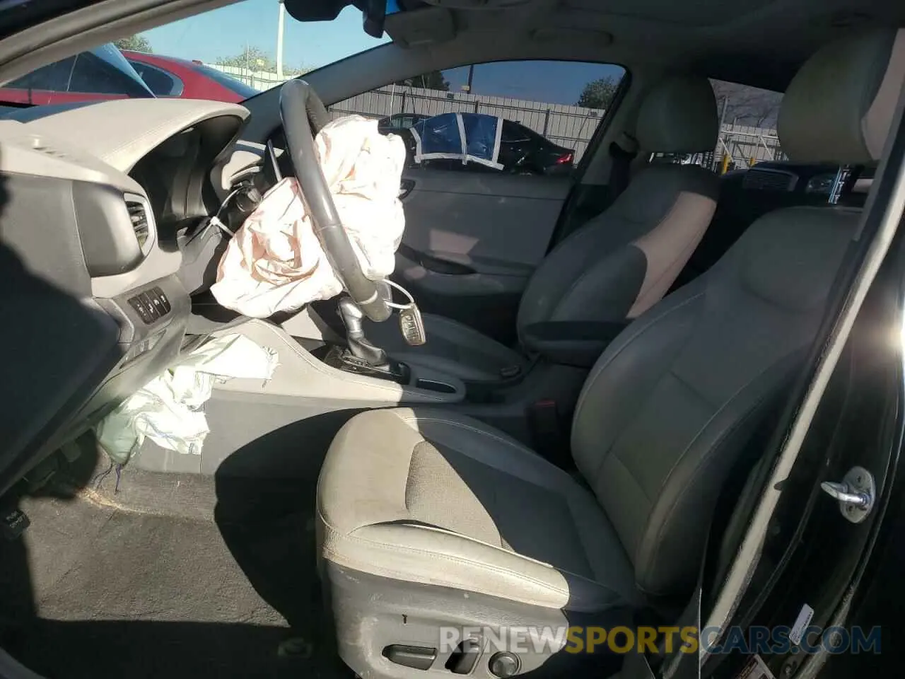 7 Photograph of a damaged car KMHC05LC7KU114844 HYUNDAI IONIQ 2019