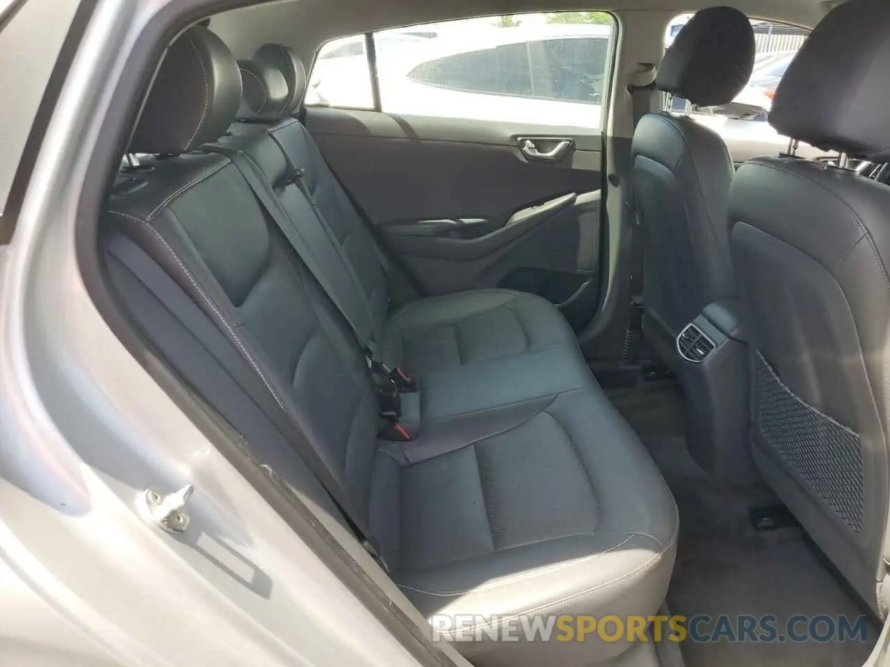 10 Photograph of a damaged car KMHC05LH3KU034985 HYUNDAI IONIQ 2019