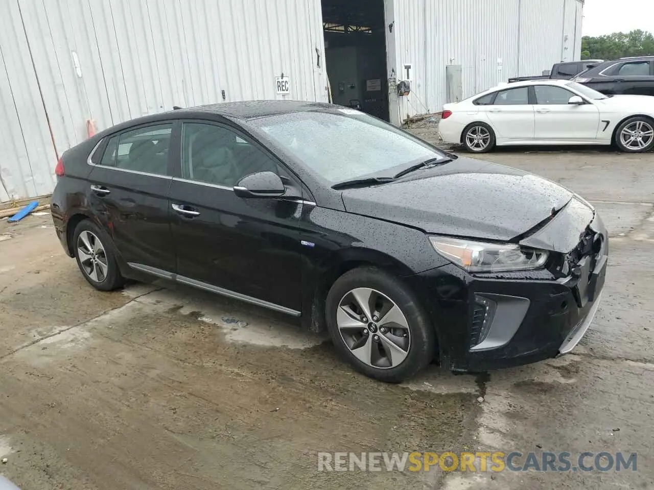 4 Photograph of a damaged car KMHC05LH5KU050010 HYUNDAI IONIQ 2019