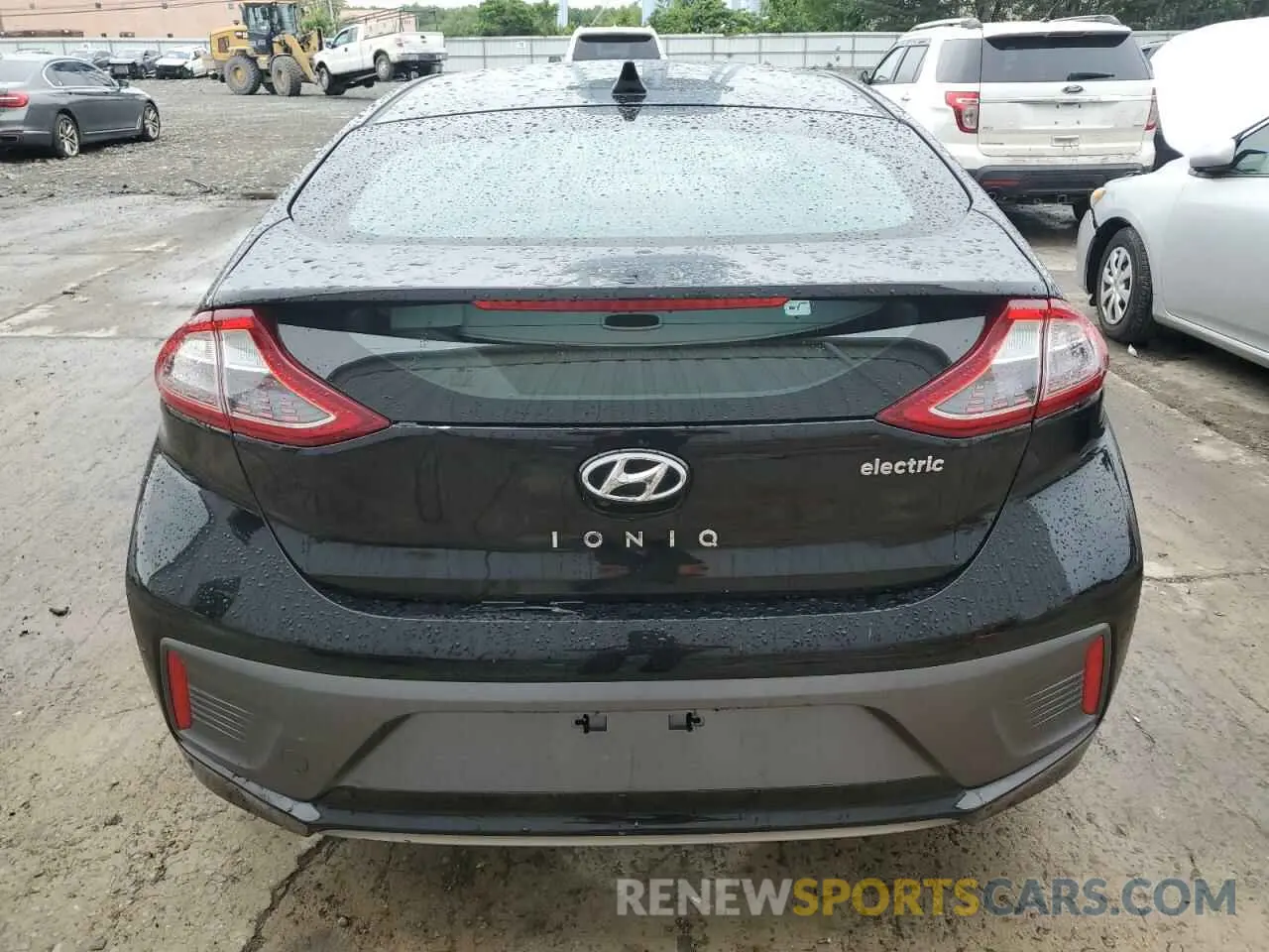 6 Photograph of a damaged car KMHC05LH5KU050010 HYUNDAI IONIQ 2019