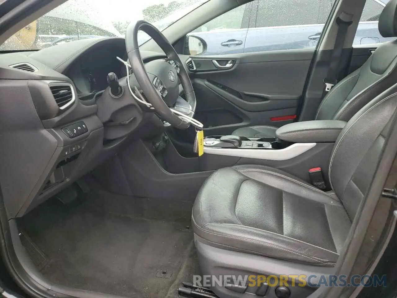 7 Photograph of a damaged car KMHC05LH5KU050010 HYUNDAI IONIQ 2019