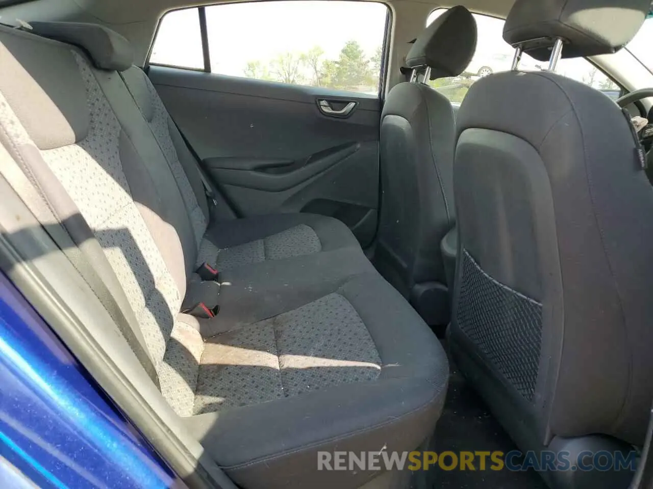 10 Photograph of a damaged car KMHC65LC0KU134755 HYUNDAI IONIQ 2019