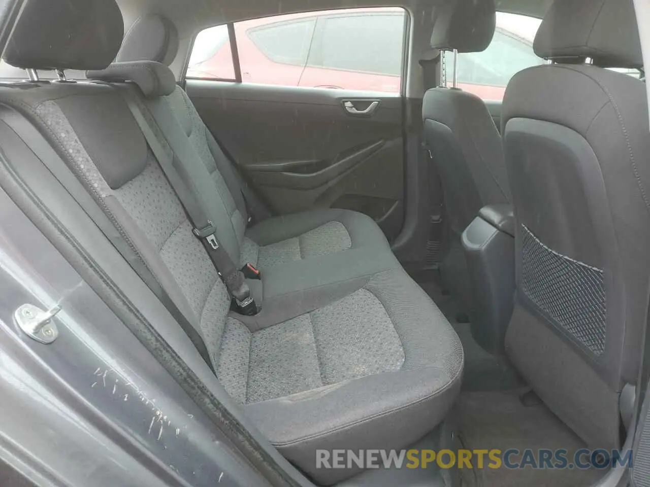 10 Photograph of a damaged car KMHC65LC0KU176049 HYUNDAI IONIQ 2019