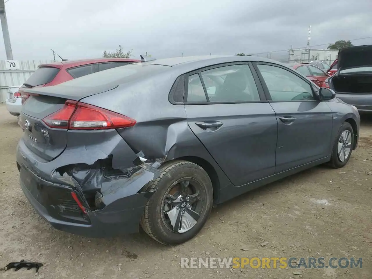 3 Photograph of a damaged car KMHC65LC0KU176049 HYUNDAI IONIQ 2019