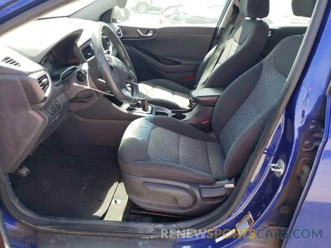 7 Photograph of a damaged car KMHC65LC1KU176027 HYUNDAI IONIQ 2019
