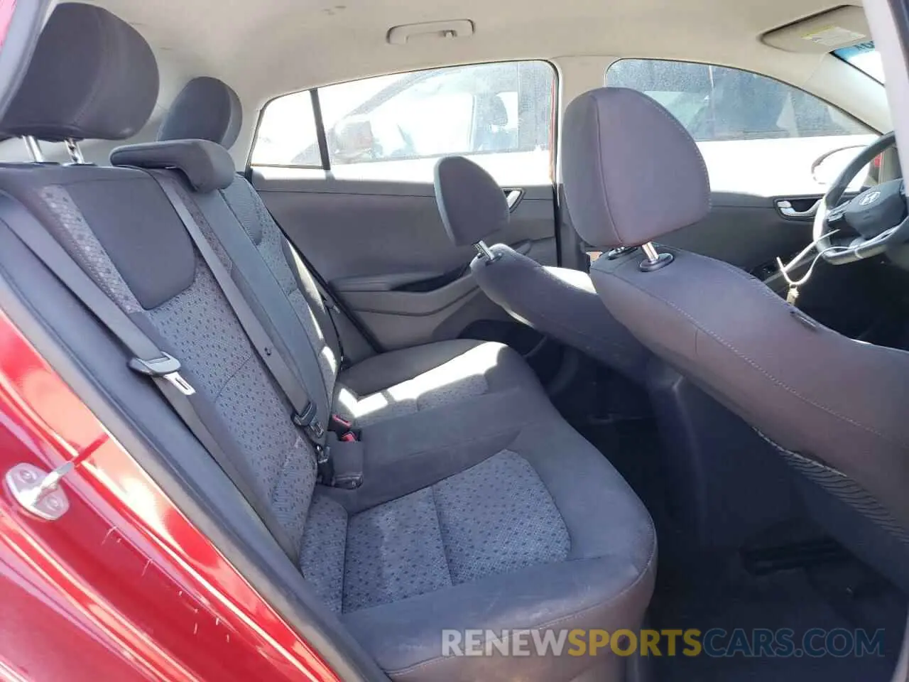 10 Photograph of a damaged car KMHC65LC2KU179938 HYUNDAI IONIQ 2019