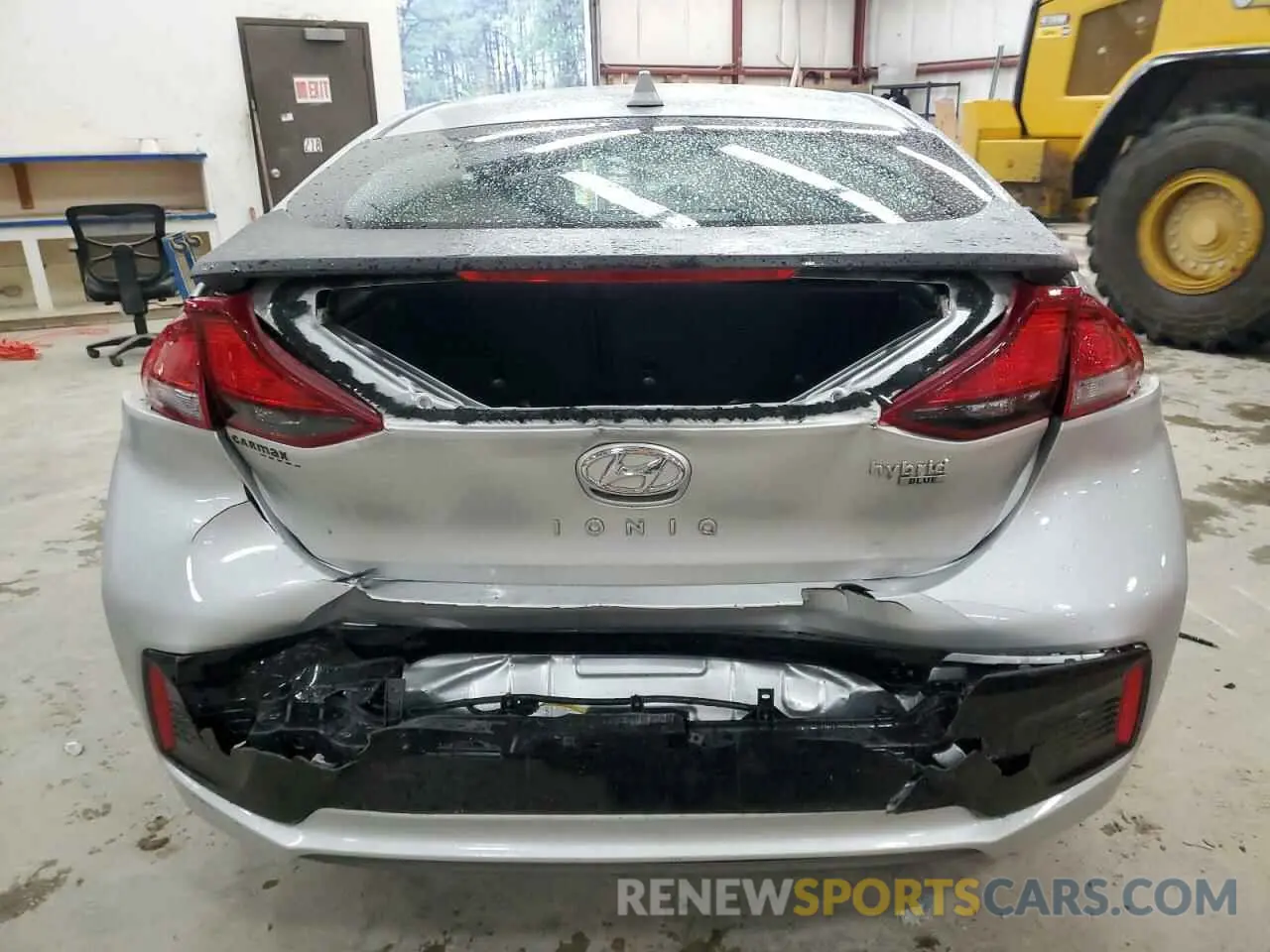 6 Photograph of a damaged car KMHC65LC3KU109770 HYUNDAI IONIQ 2019
