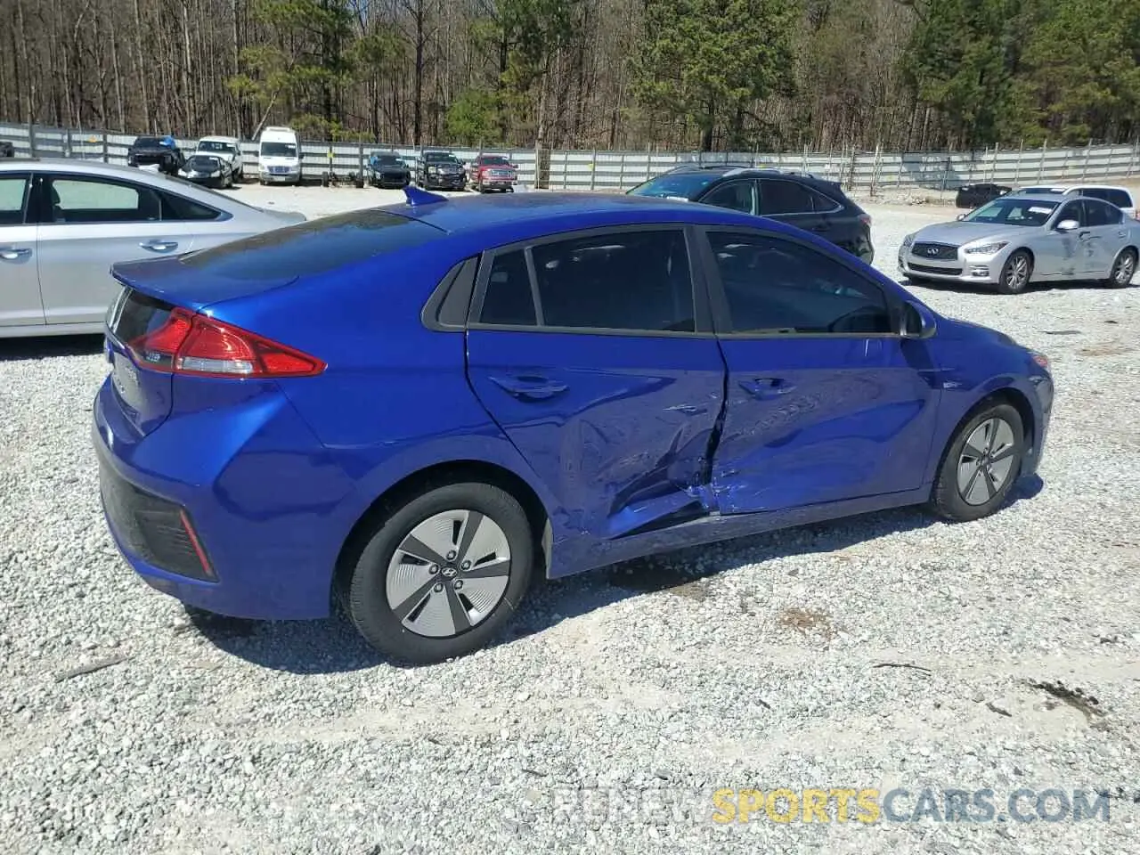 3 Photograph of a damaged car KMHC65LC3KU168835 HYUNDAI IONIQ 2019