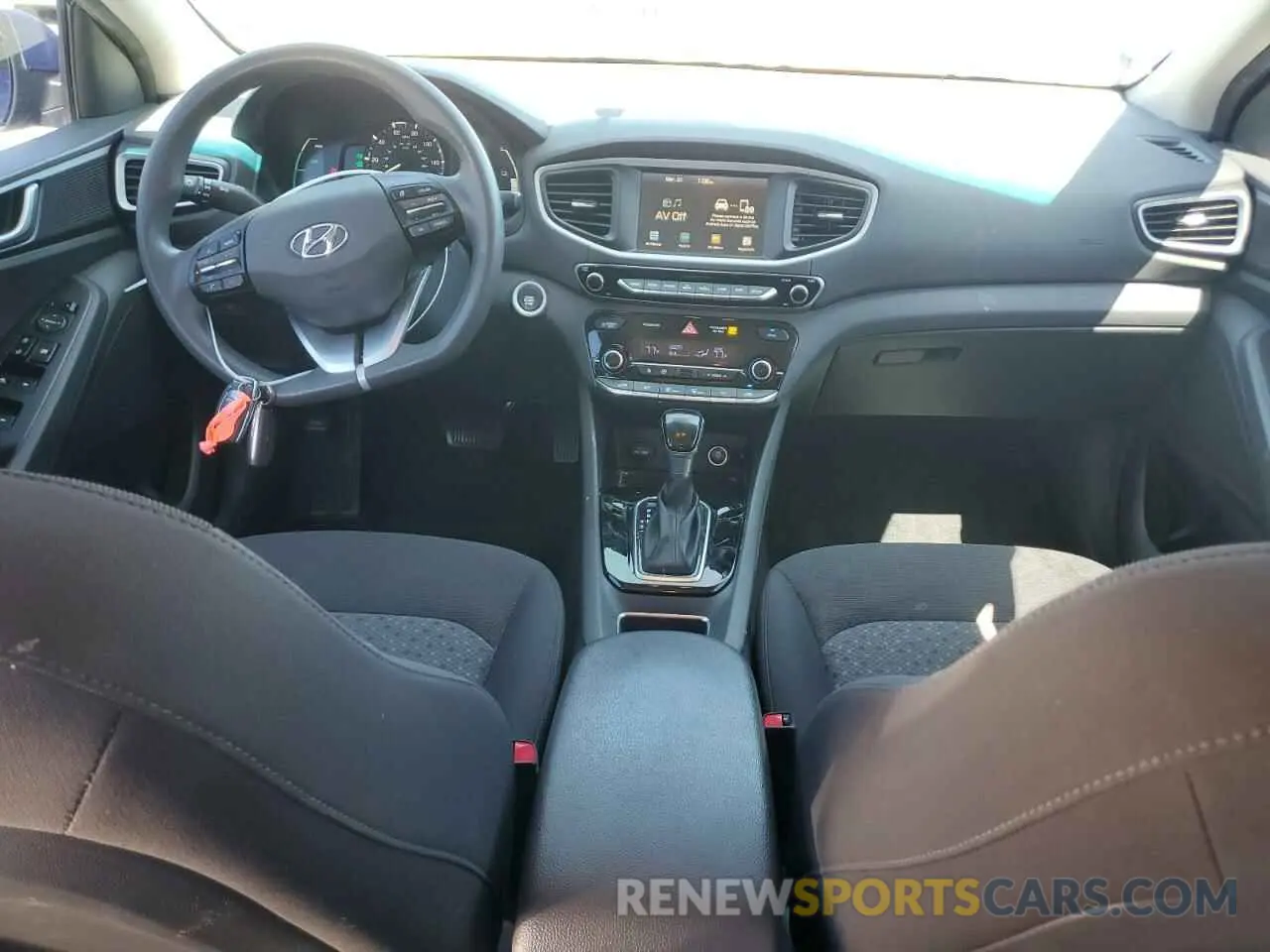 8 Photograph of a damaged car KMHC65LC3KU168835 HYUNDAI IONIQ 2019